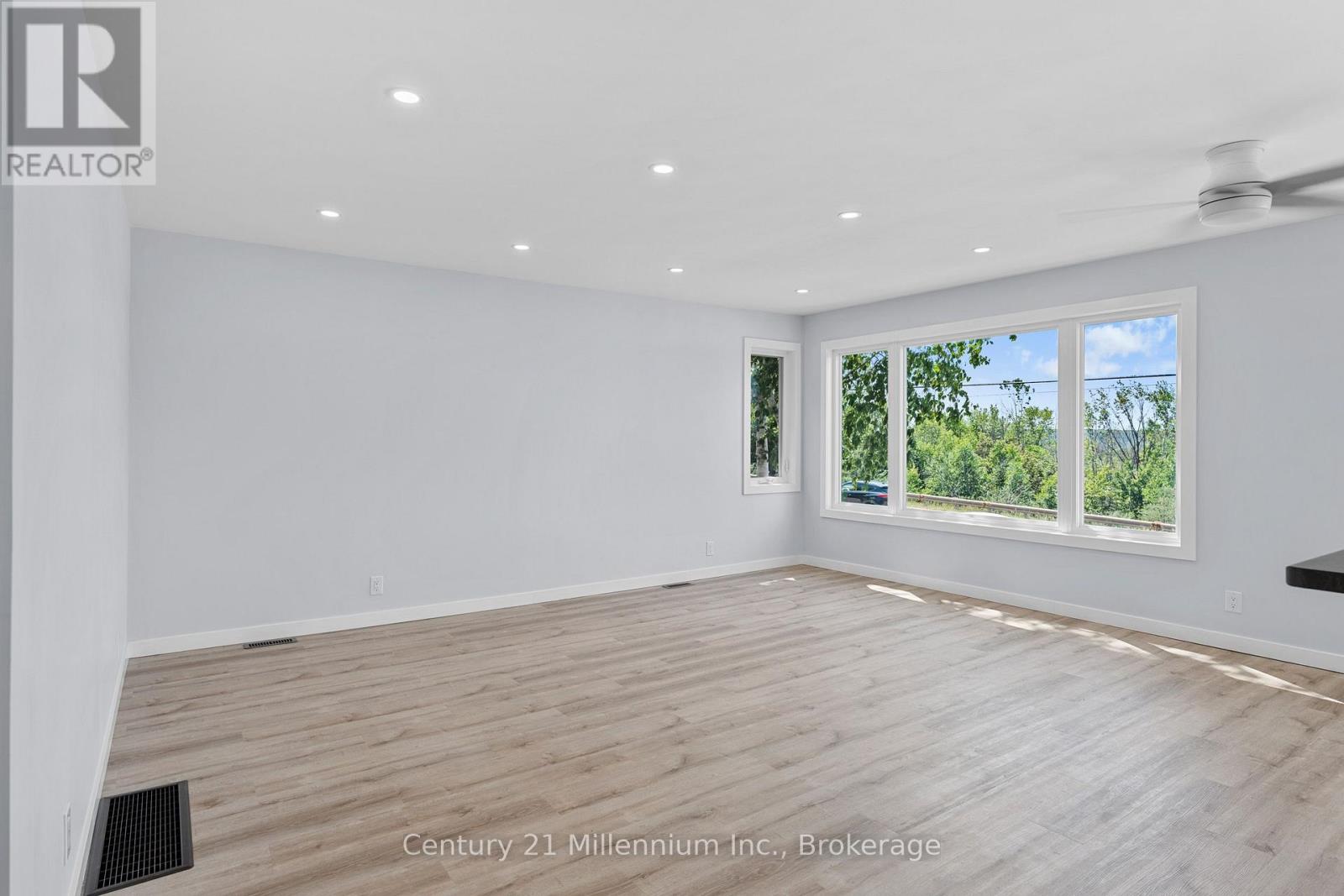 873 9th Avenue E Property Photo 27