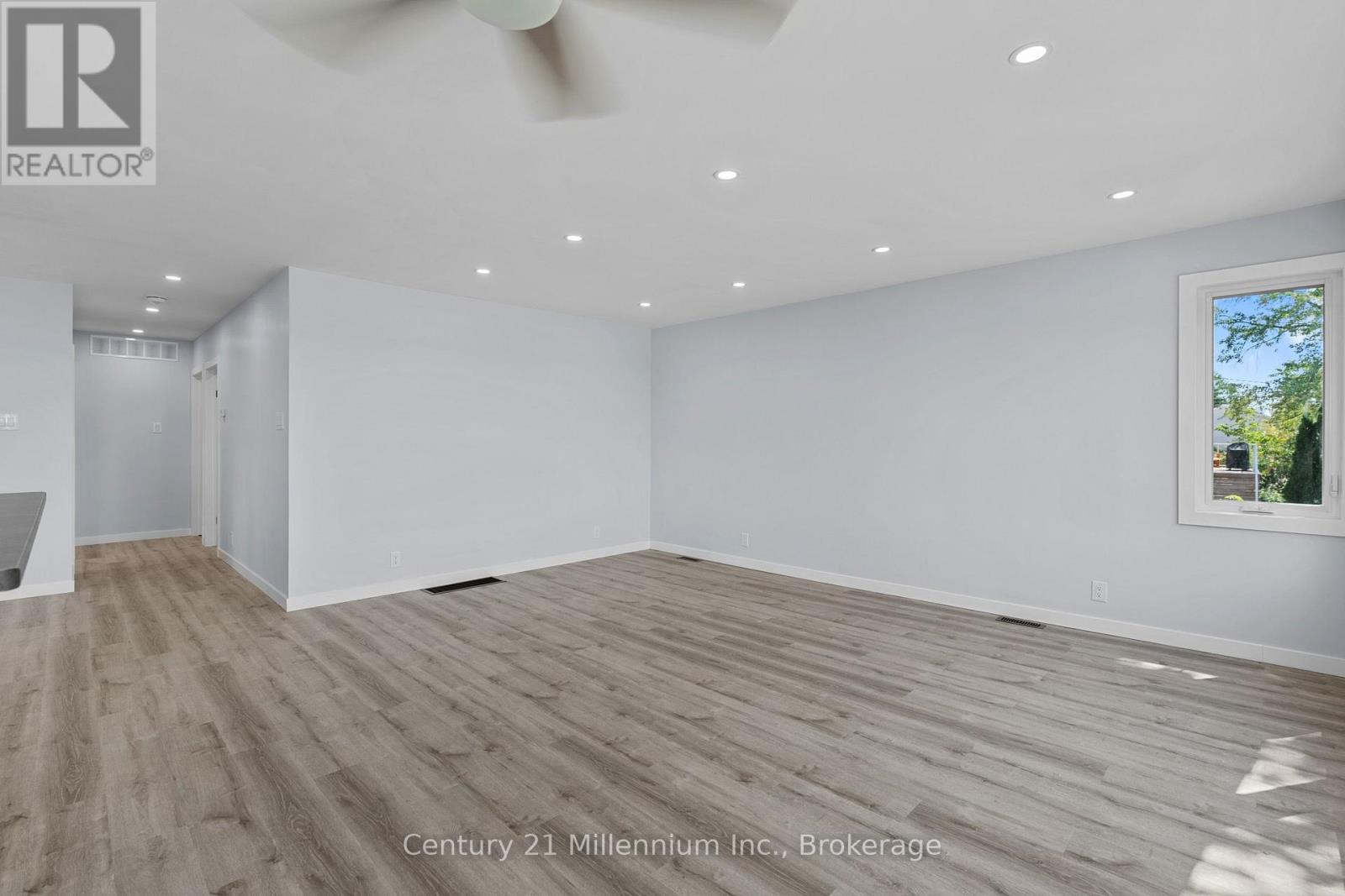 873 9th Avenue E Property Photo 28