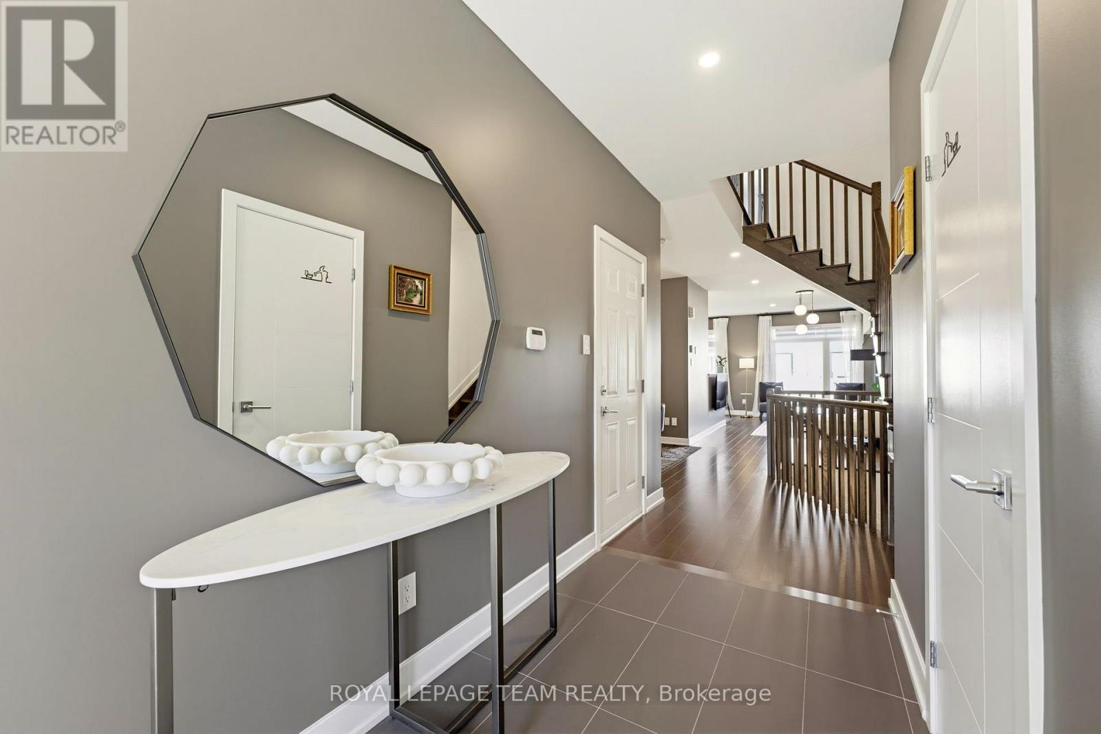 854 Solarium Avenue Property Photo 4