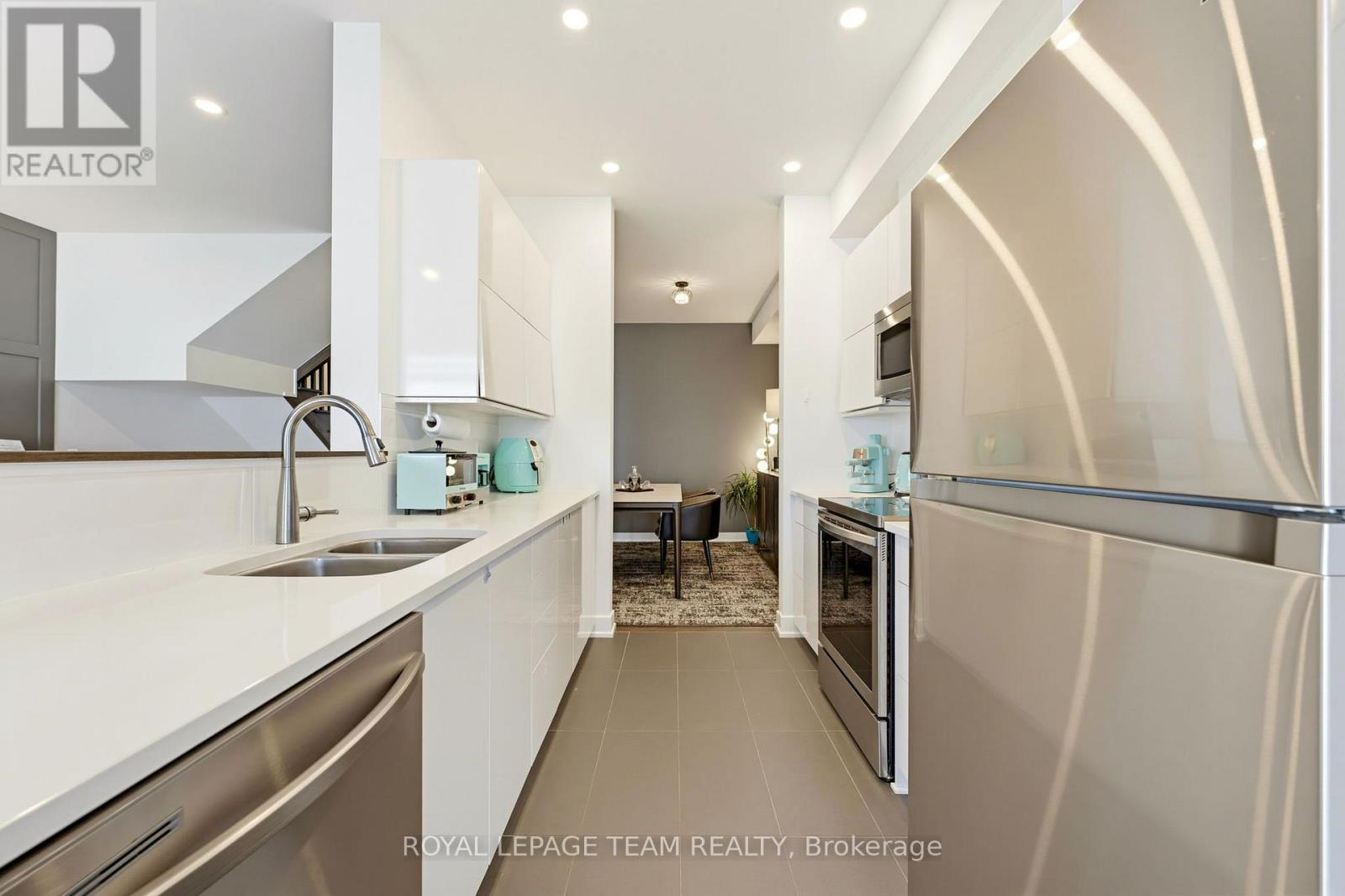 854 Solarium Avenue Property Photo 19