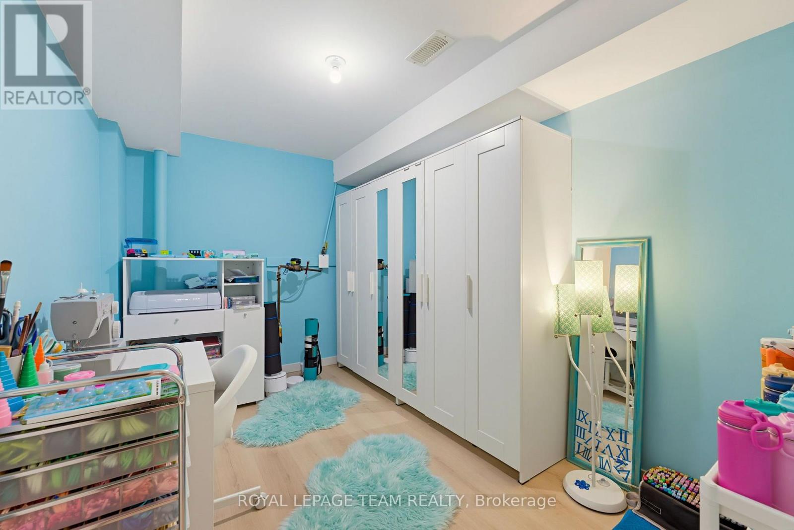 854 Solarium Avenue Property Photo 32