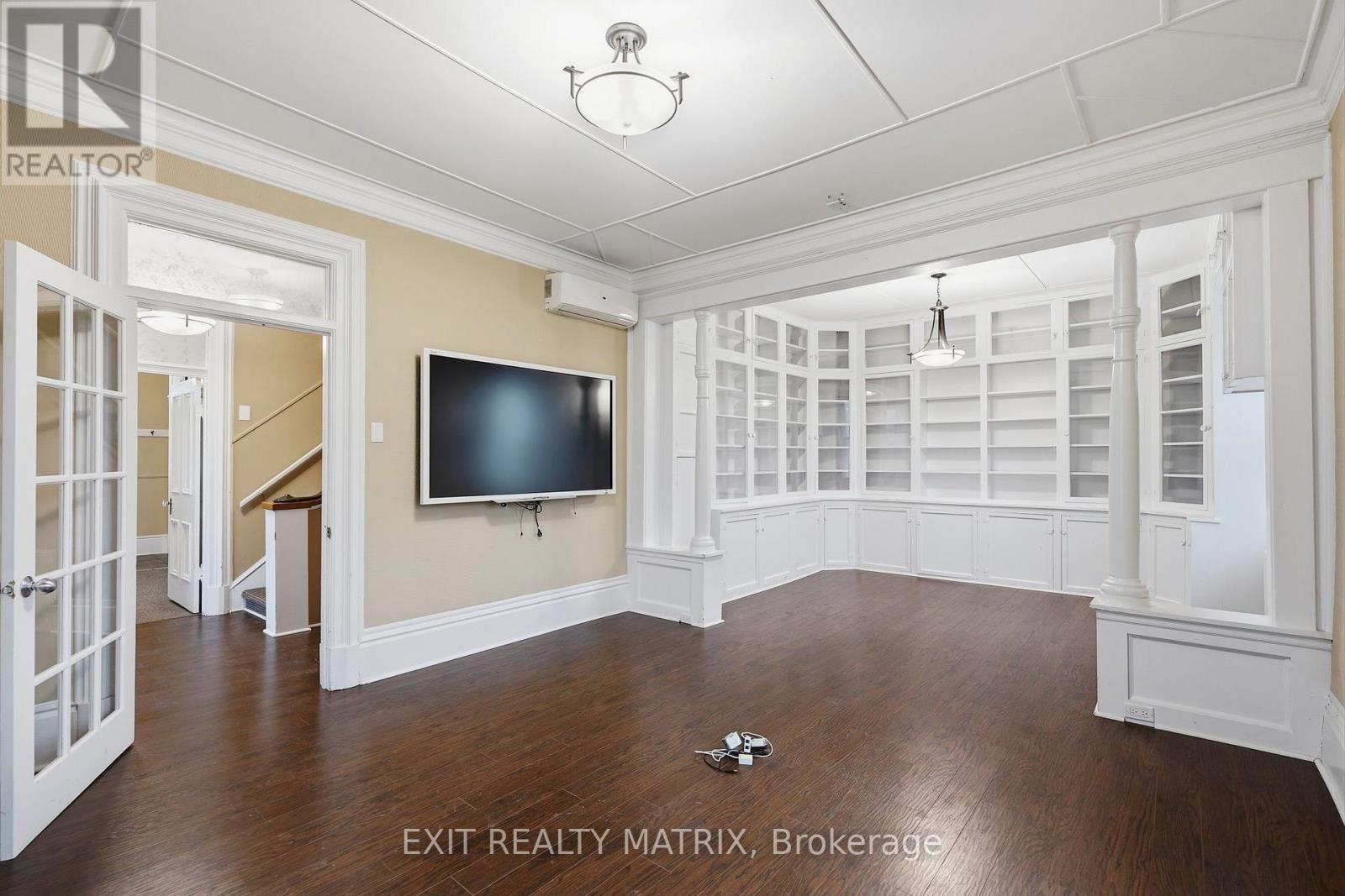 425 Water Street E Property Photo 4