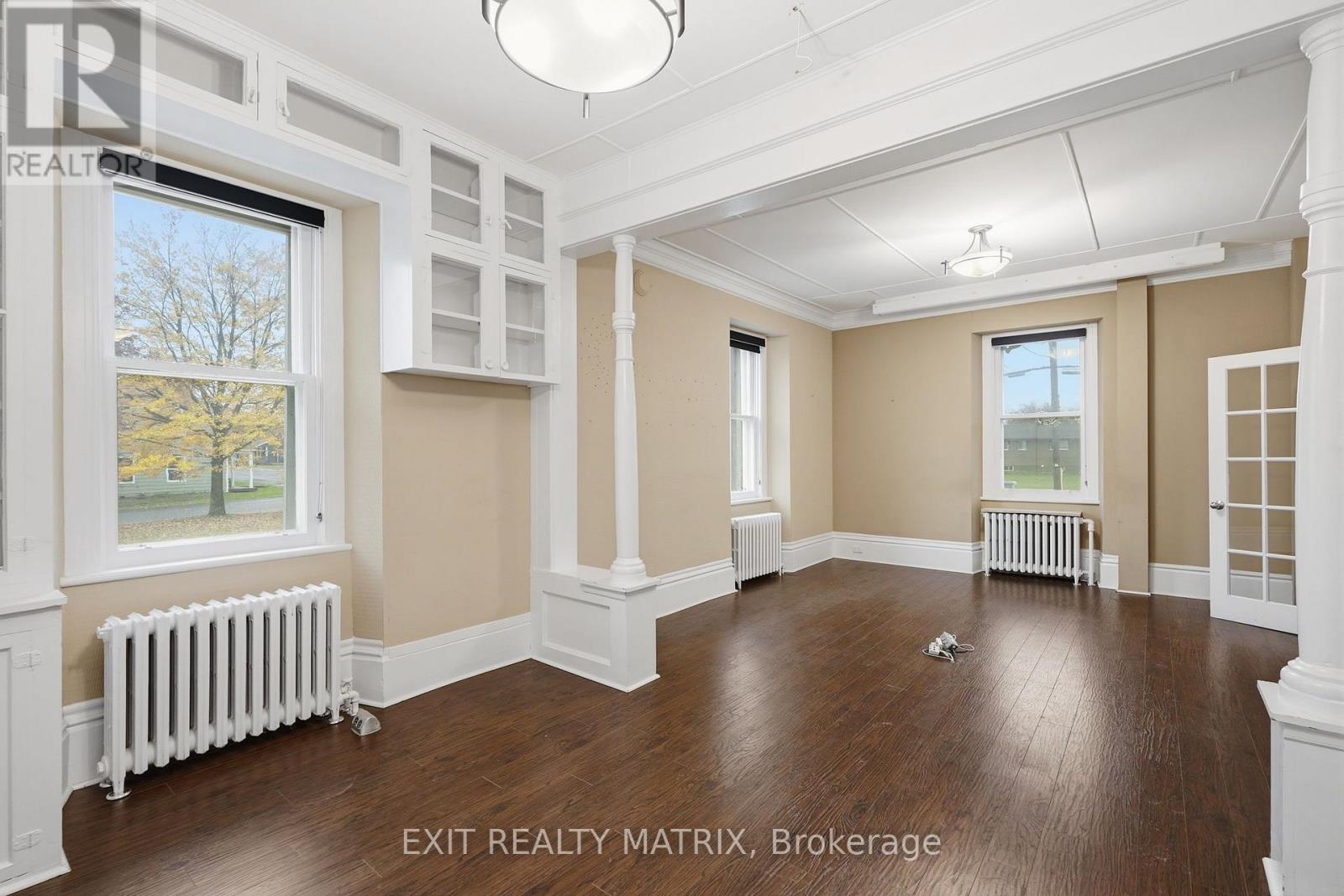 425 Water Street E Property Photo 5