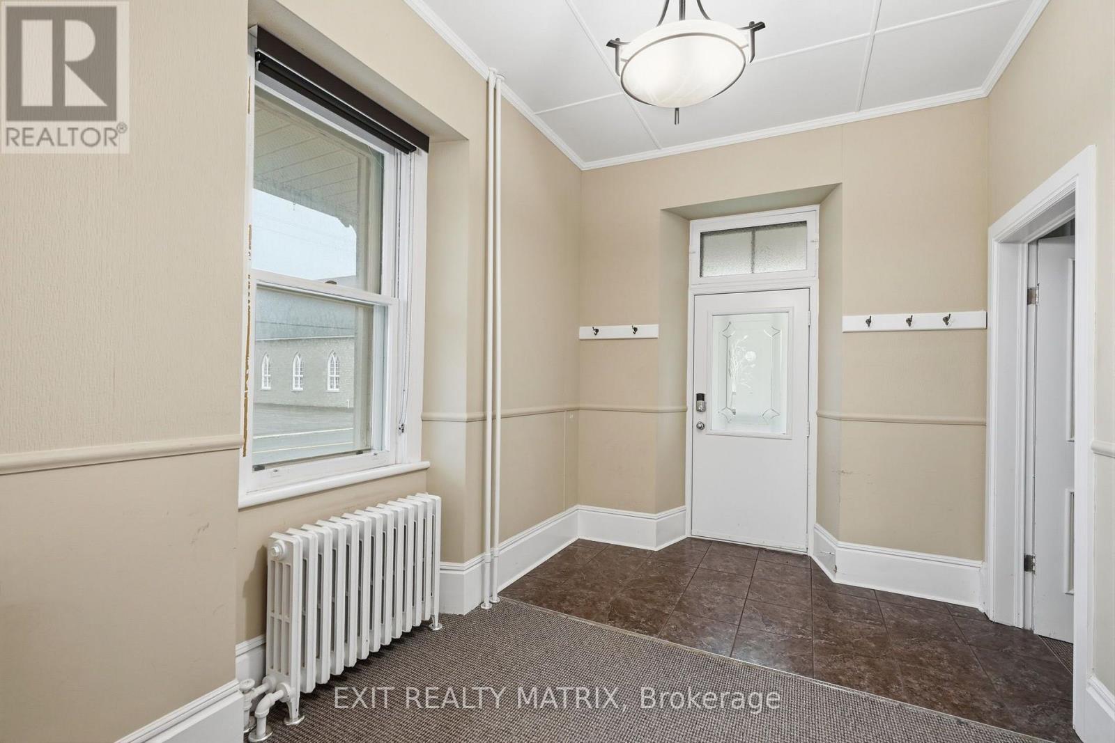425 Water Street E Property Photo 6