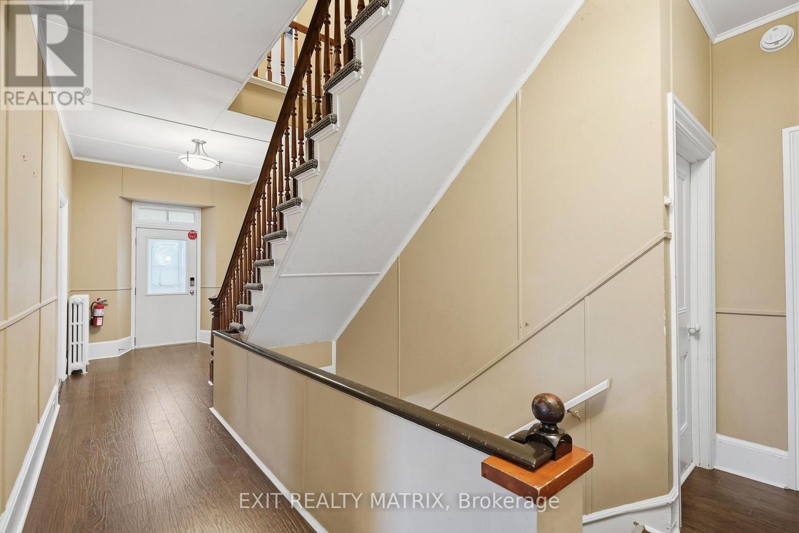 425 Water Street E Property Photo 15