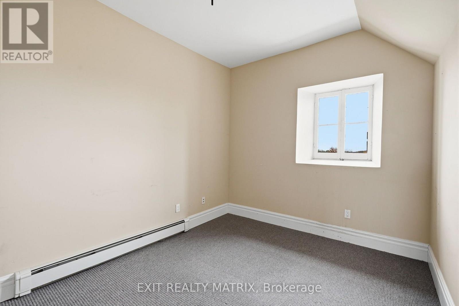 425 Water Street E Property Photo 24