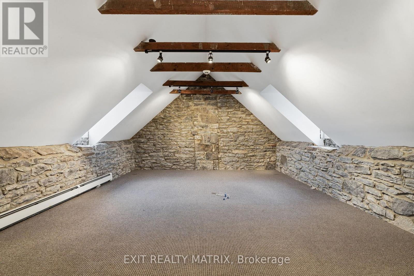 425 Water Street E Property Photo 25