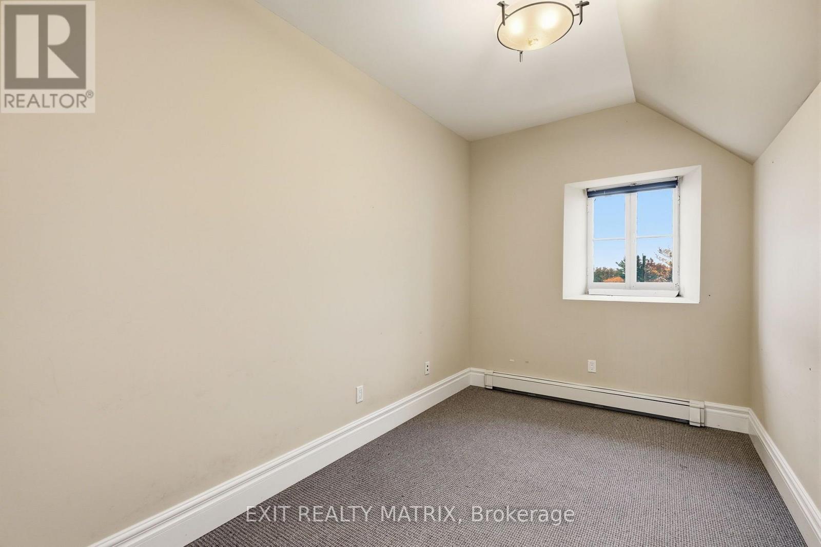 425 Water Street E Property Photo 29