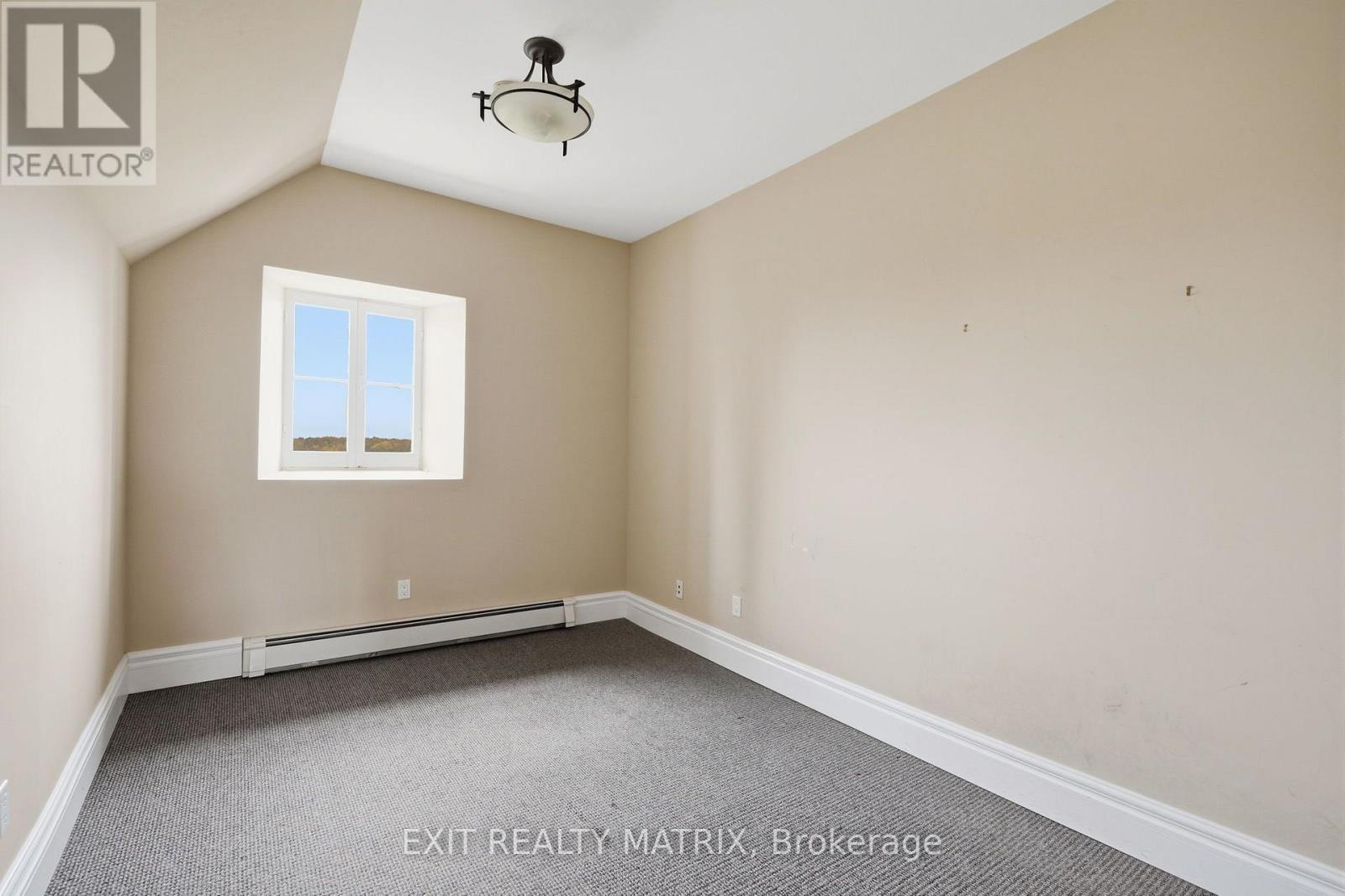 425 Water Street E Property Photo 30