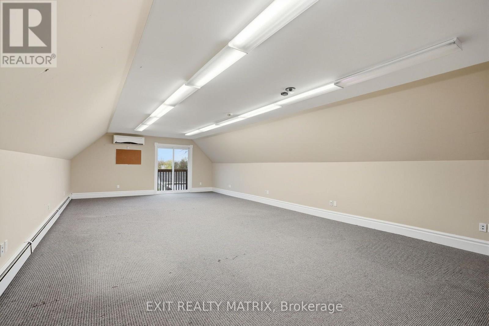 425 Water Street E Property Photo 31