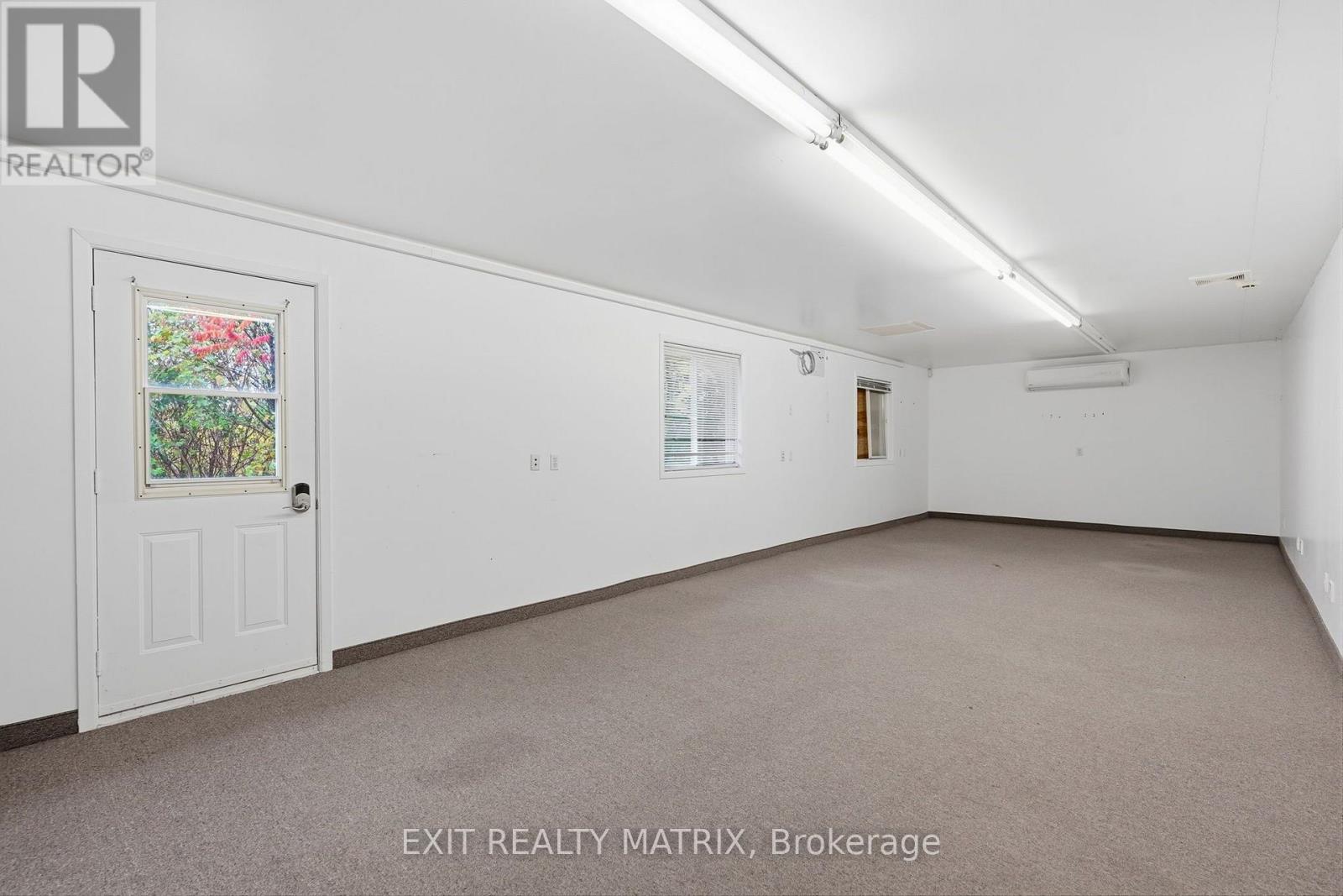 425 Water Street E Property Photo 35
