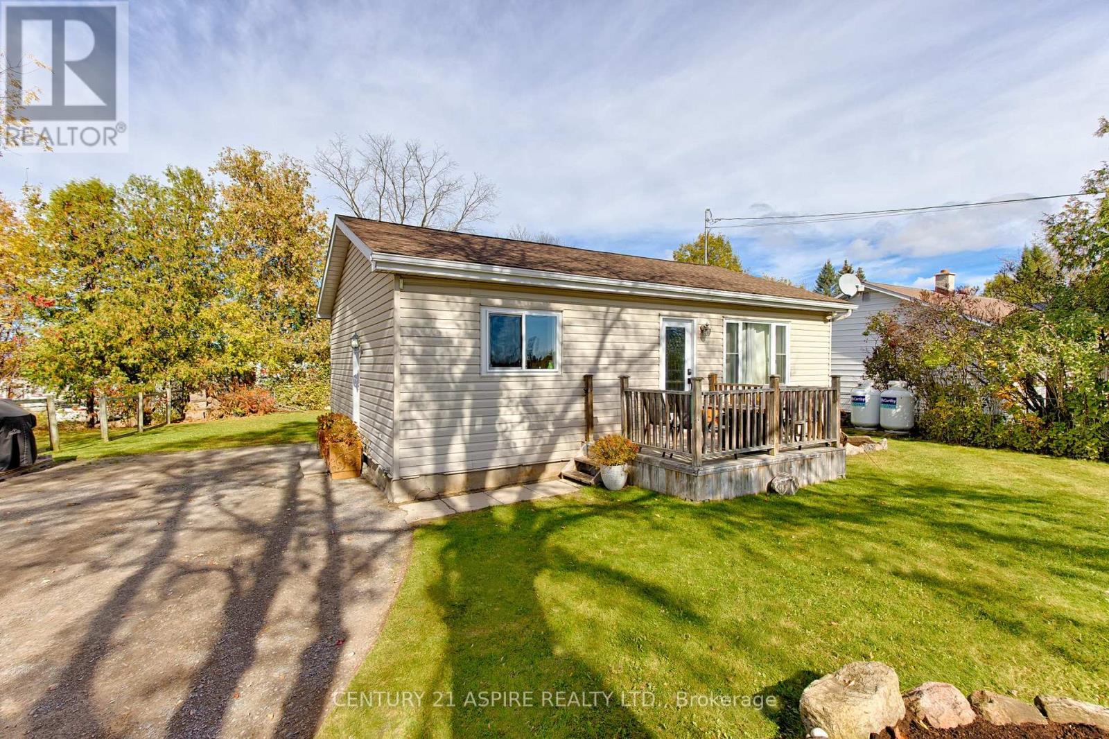 106 Forest Lea Road Property Photo 2