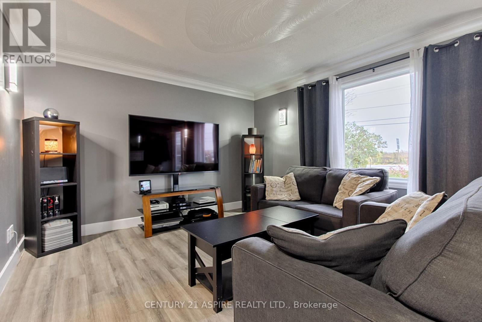 106 Forest Lea Road Property Photo 7