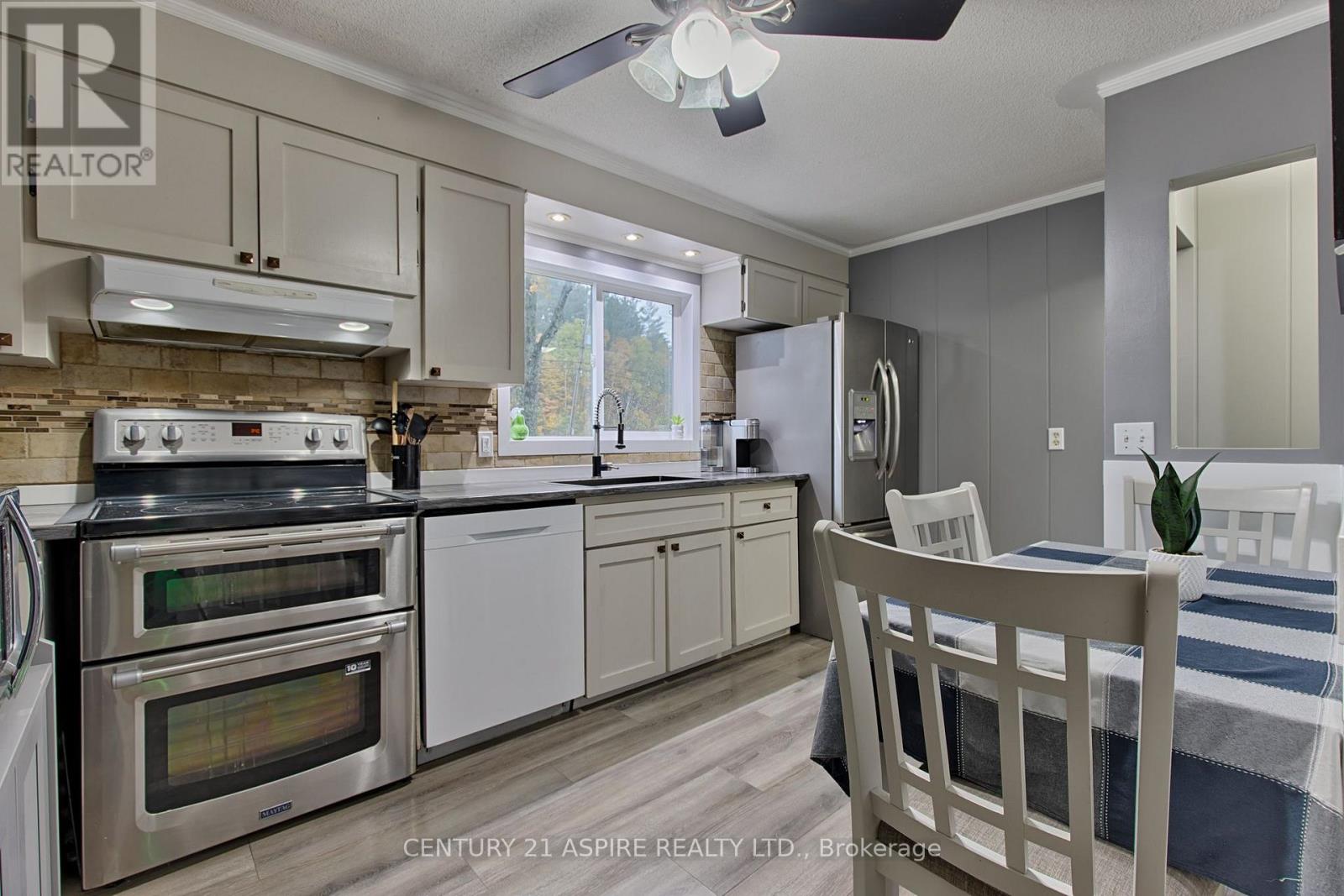 106 Forest Lea Road Property Photo 8