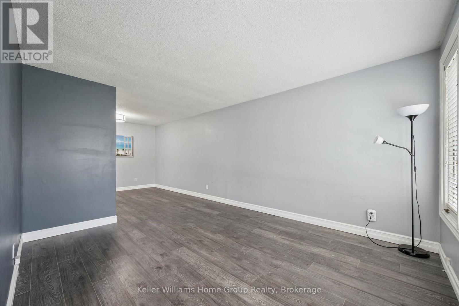 602 College Avenue W Property Photo 4
