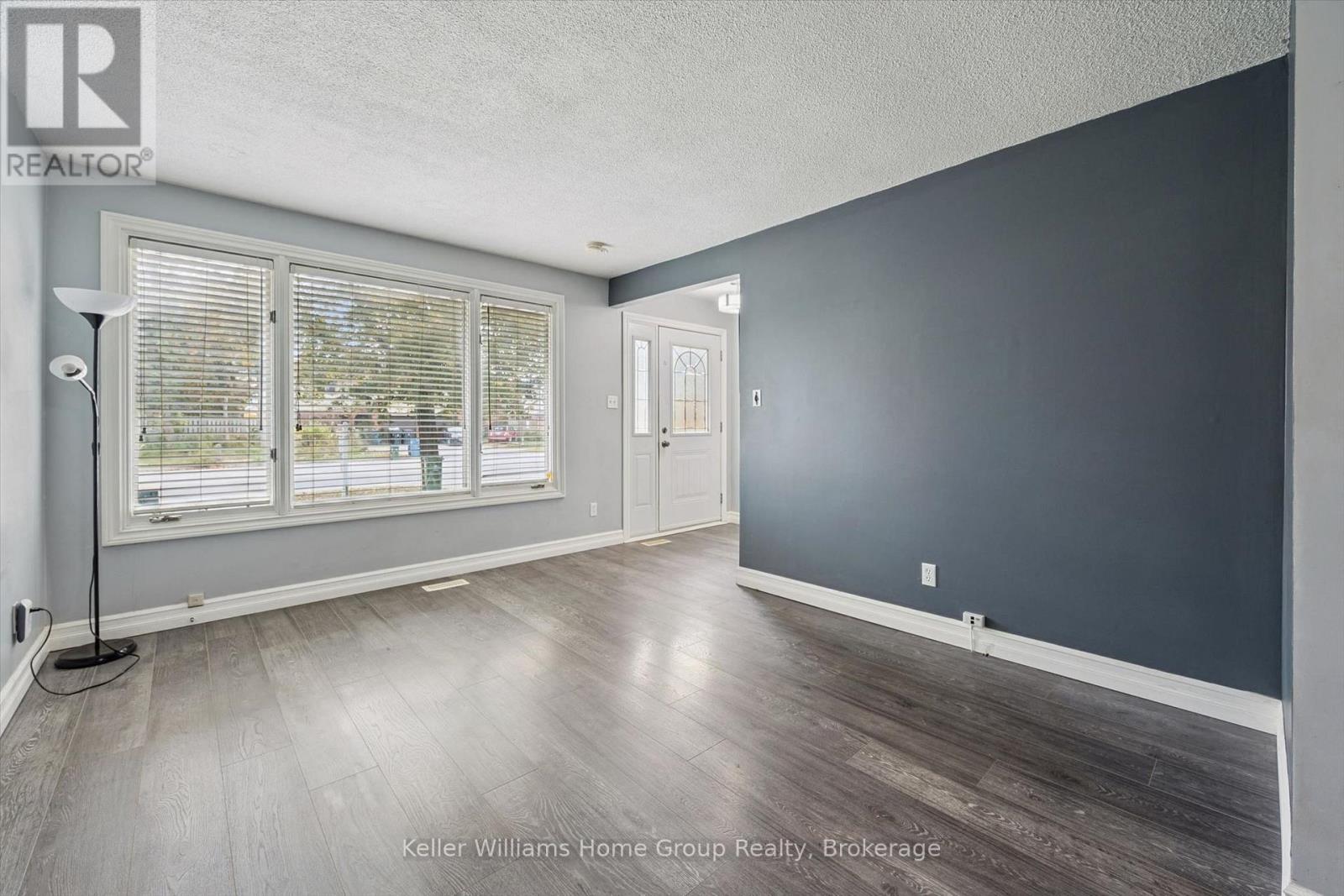 602 College Avenue W Property Photo 8