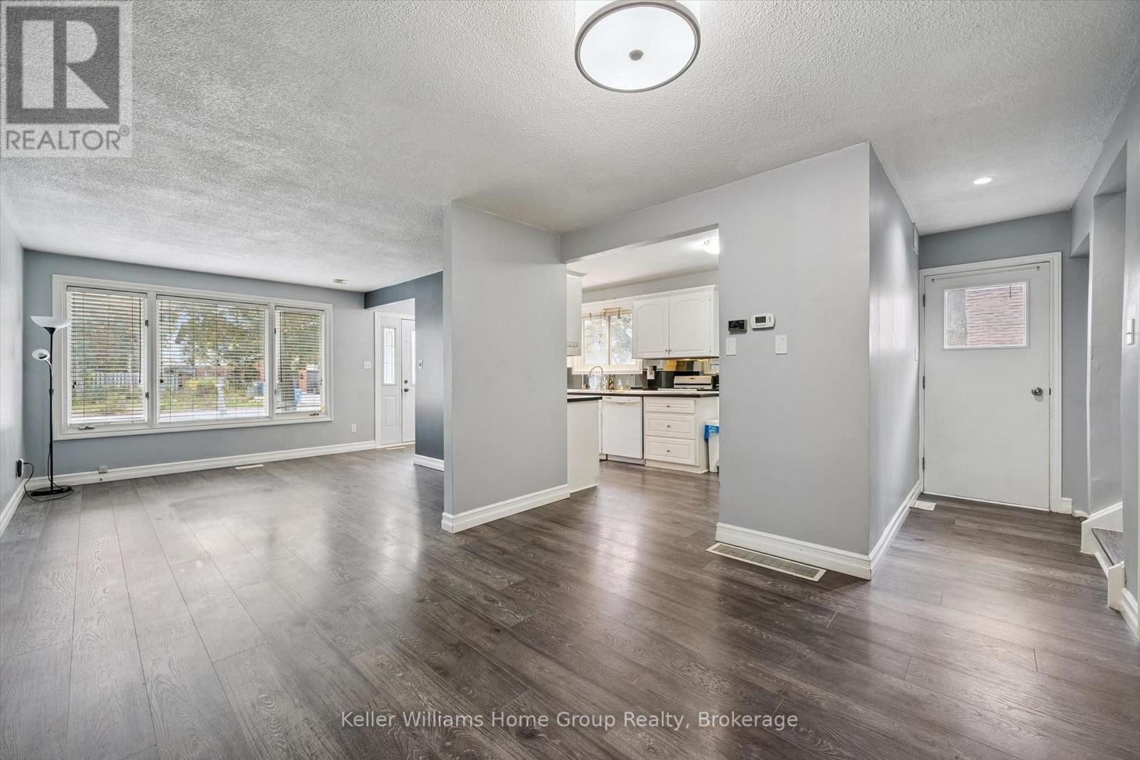 602 College Avenue W Property Photo 11