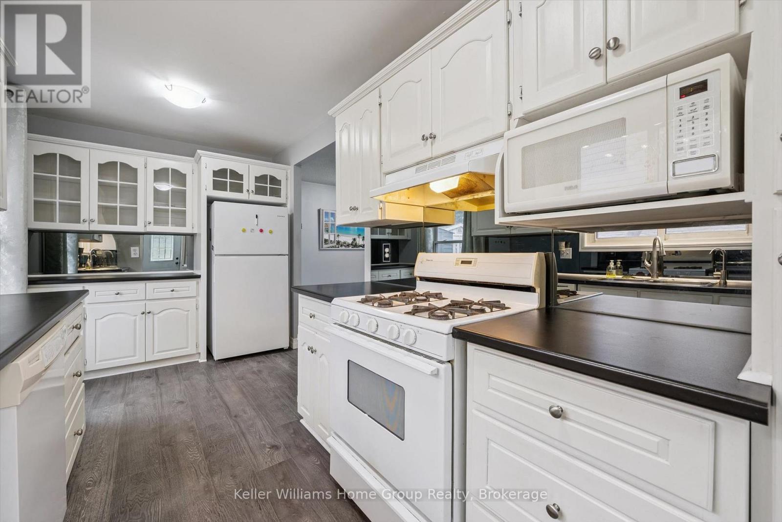 602 College Avenue W Property Photo 14