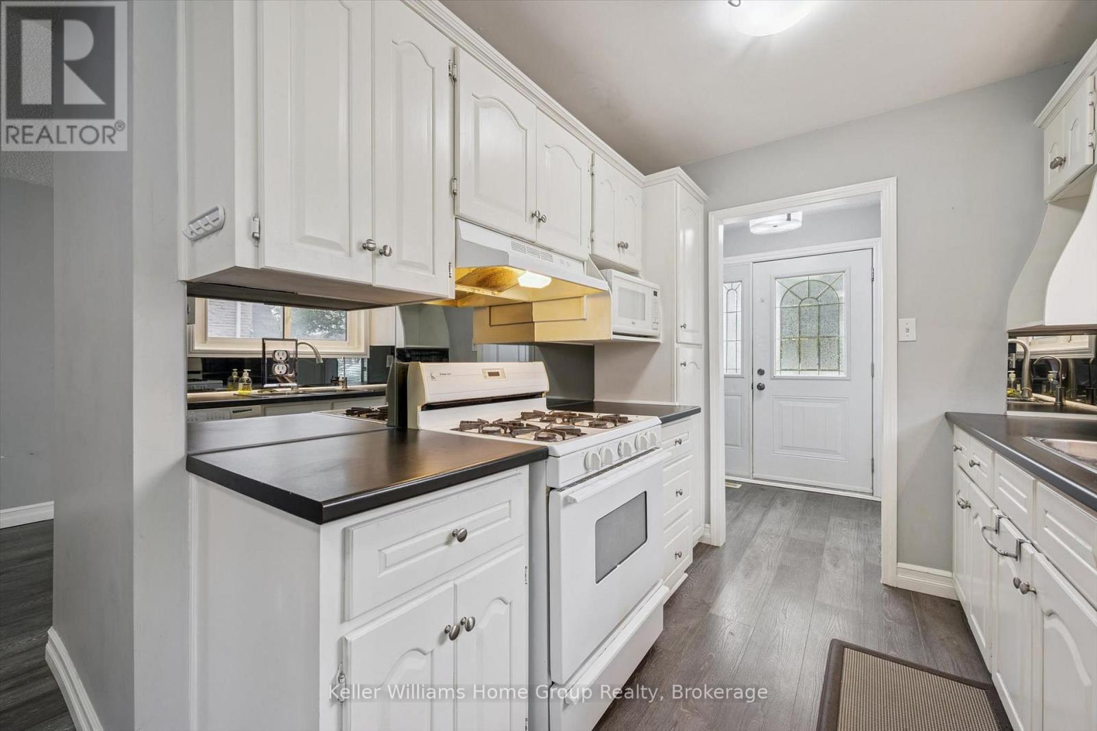 602 College Avenue W Property Photo 15