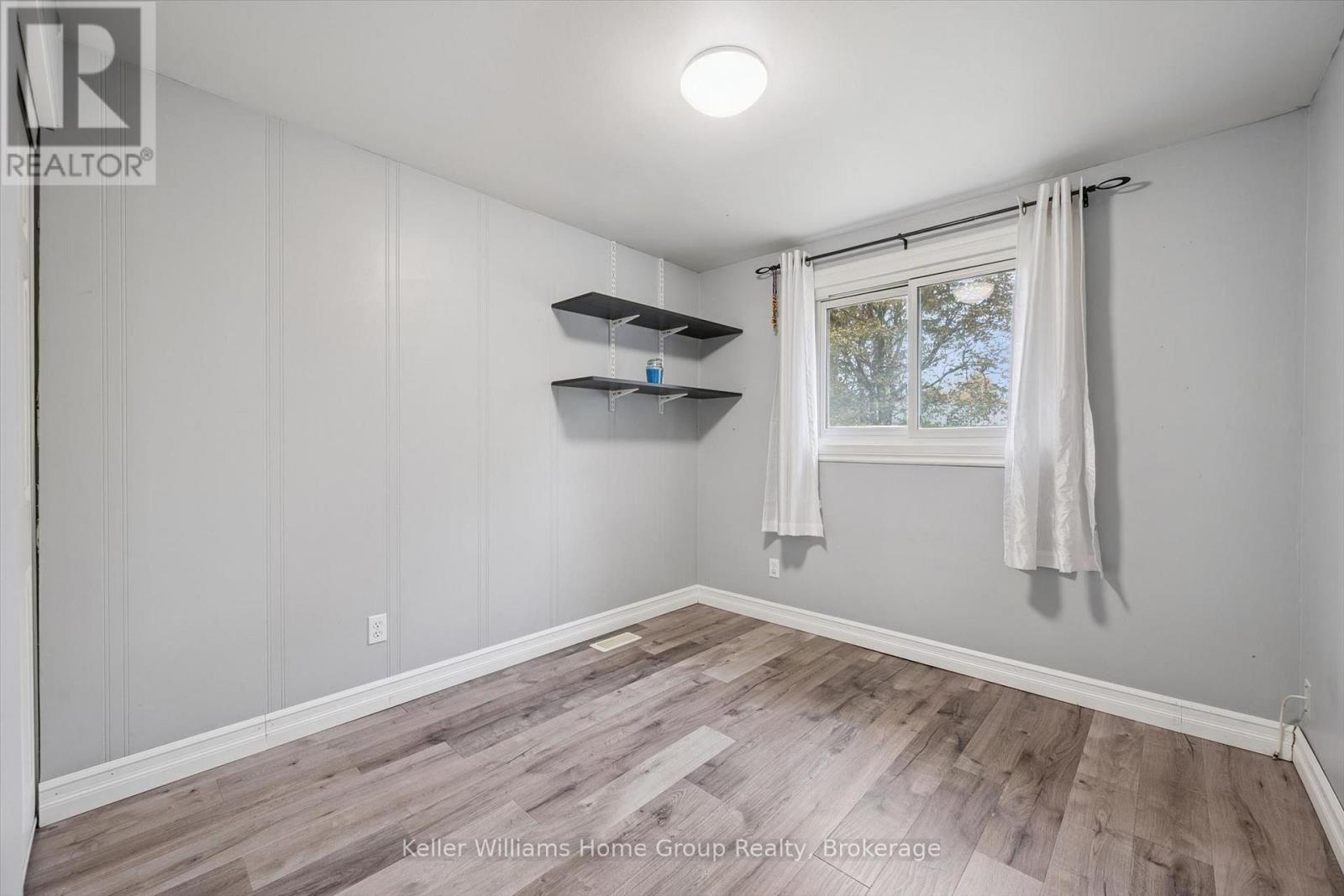 602 College Avenue W Property Photo 16