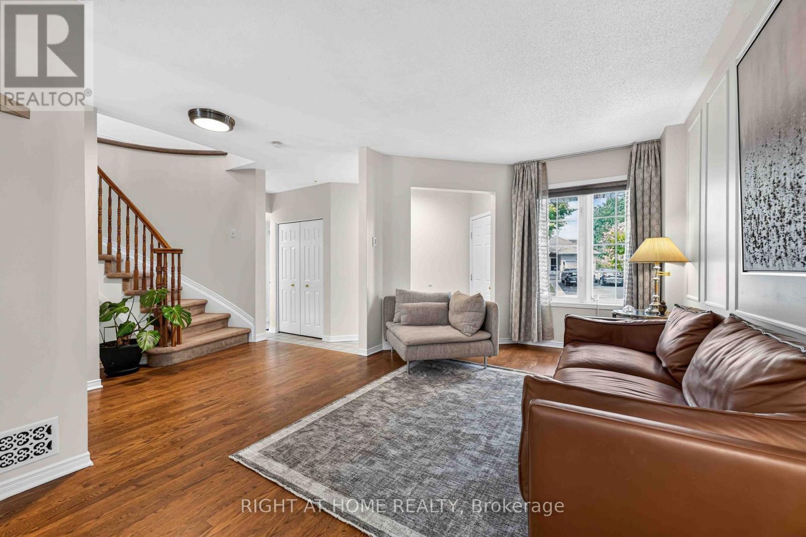 1552 Stojko Street Property Photo 7