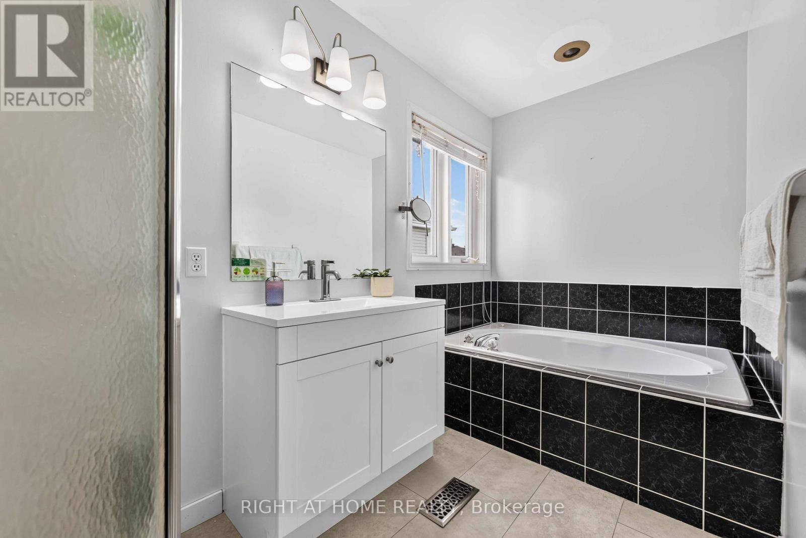 1552 Stojko Street Property Photo 26