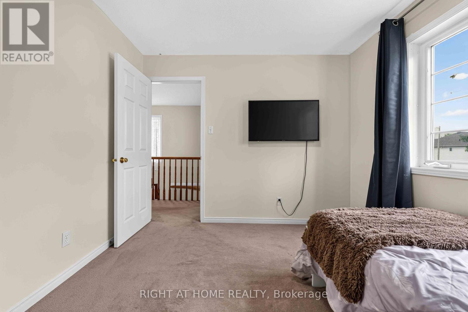 1552 Stojko Street Property Photo 29