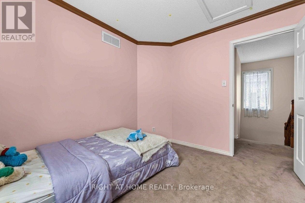 1552 Stojko Street Property Photo 31