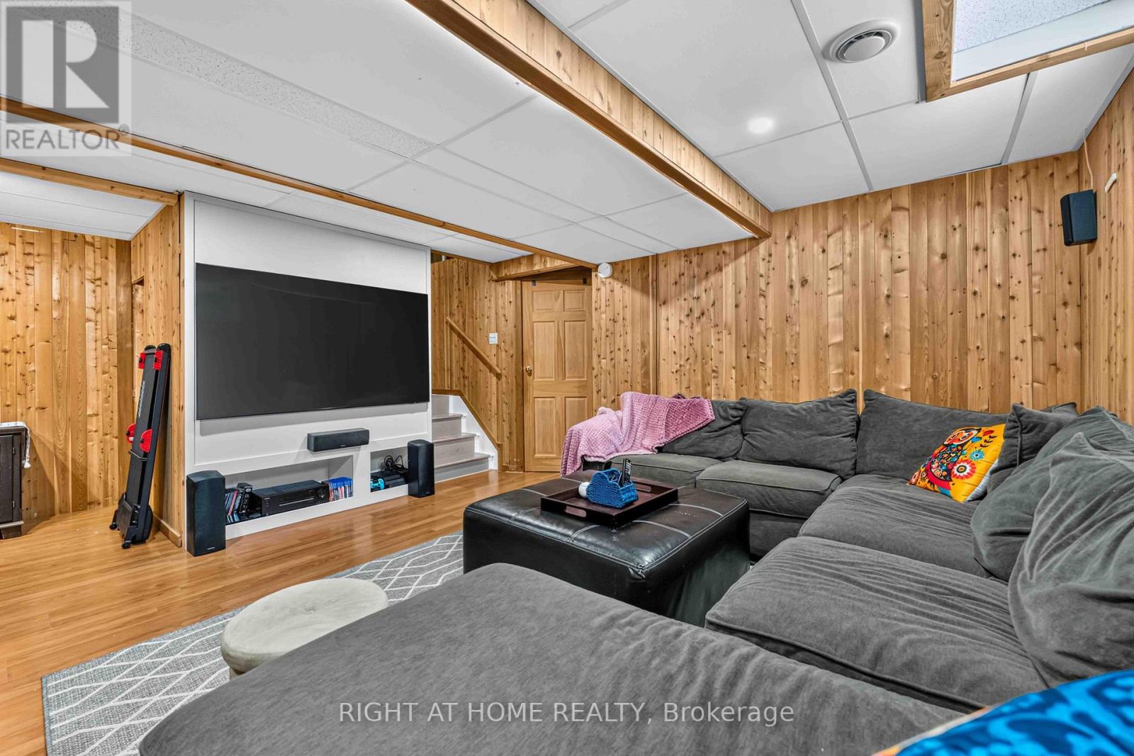1552 Stojko Street Property Photo 34