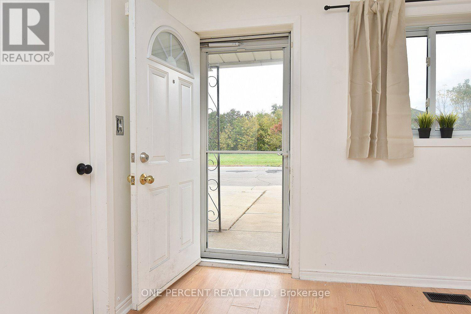 201 Strathearne Avenue Property Photo 3
