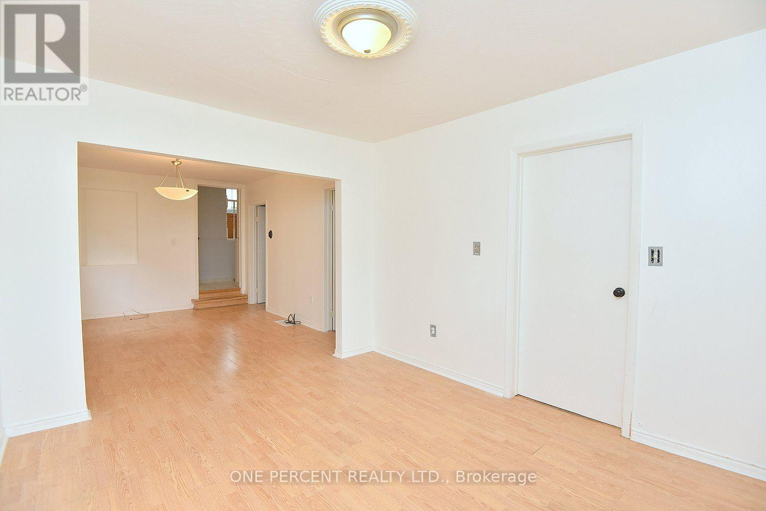 201 Strathearne Avenue Property Photo 6