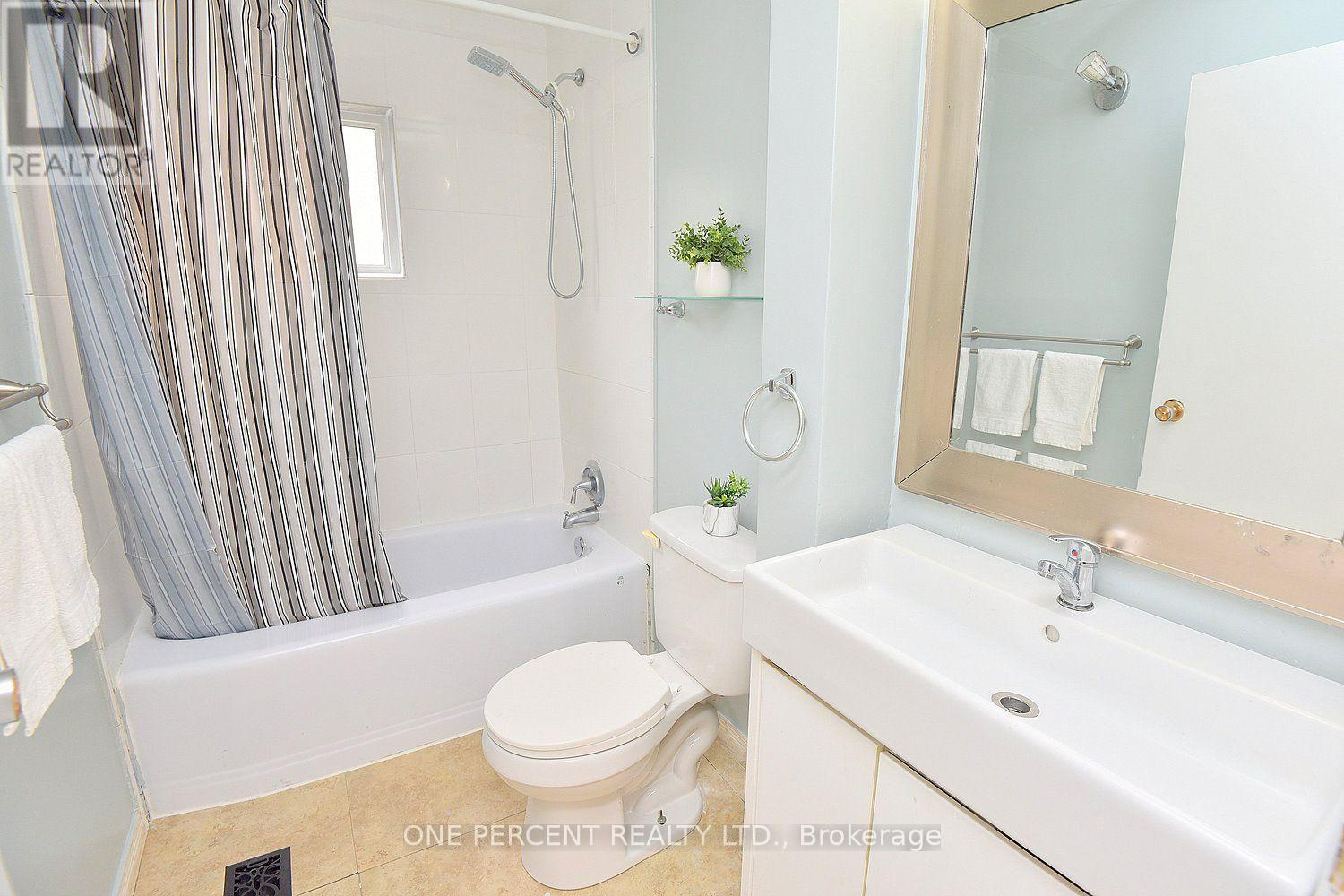 201 Strathearne Avenue Property Photo 10