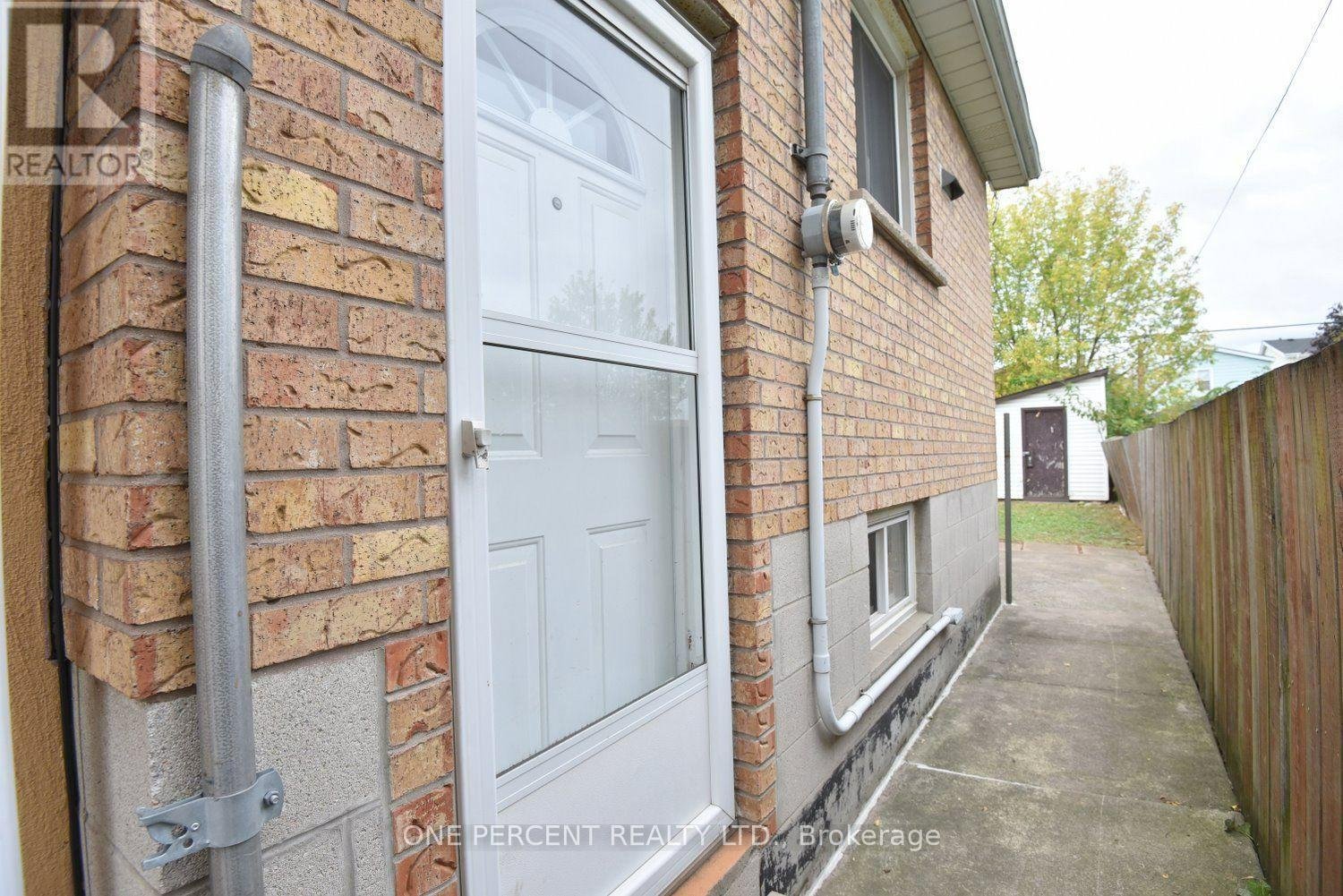 201 Strathearne Avenue Property Photo 30