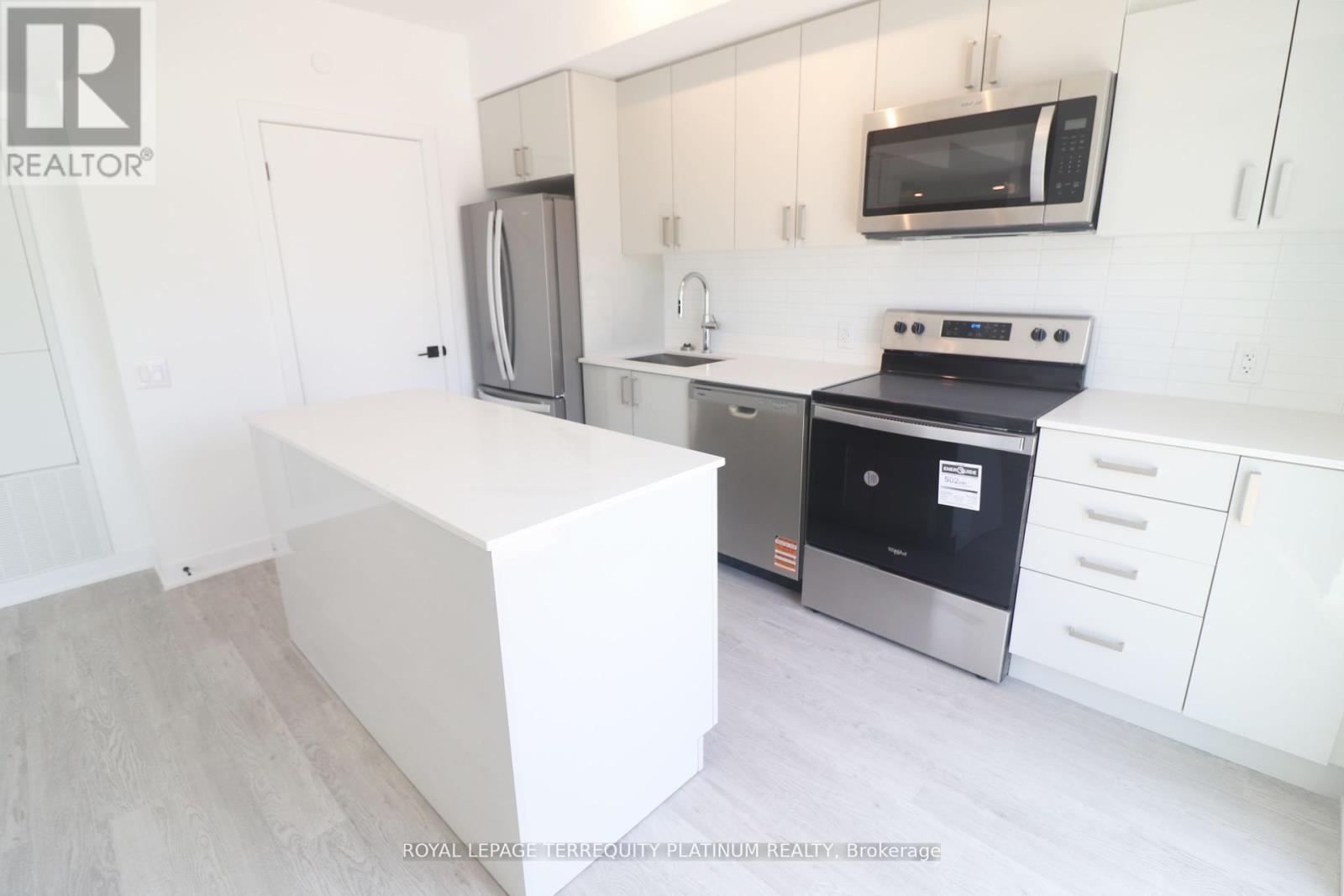 111 - 2782 BARTON STREET E Property Photo 1