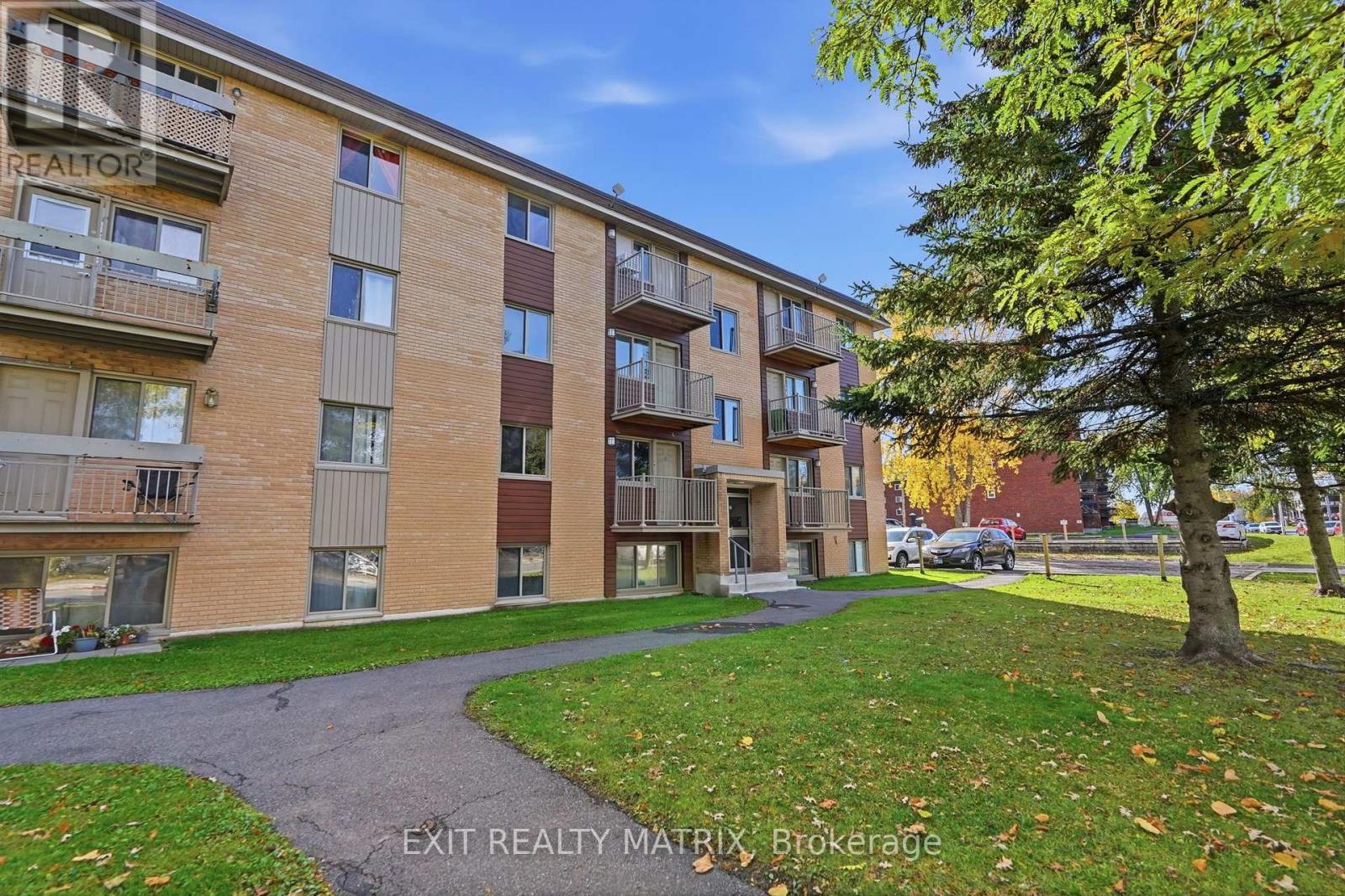 5 - 1015 Cartier Boulevard Property Photo 1