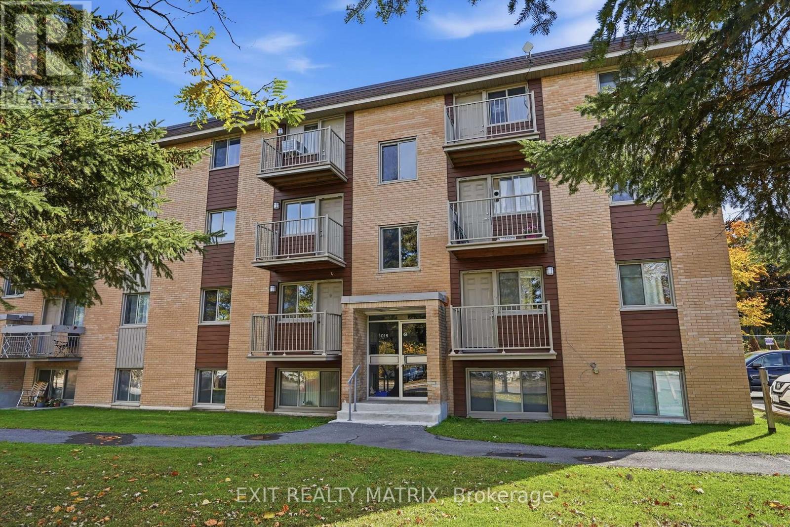 5 - 1015 Cartier Boulevard Property Photo 3