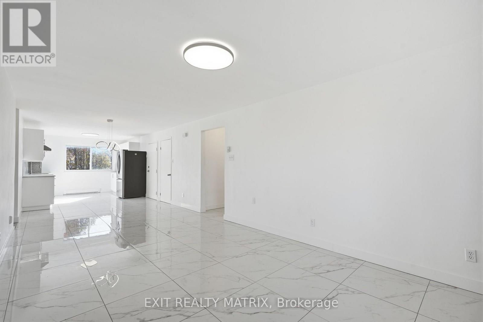 5 - 1015 Cartier Boulevard Property Photo 11