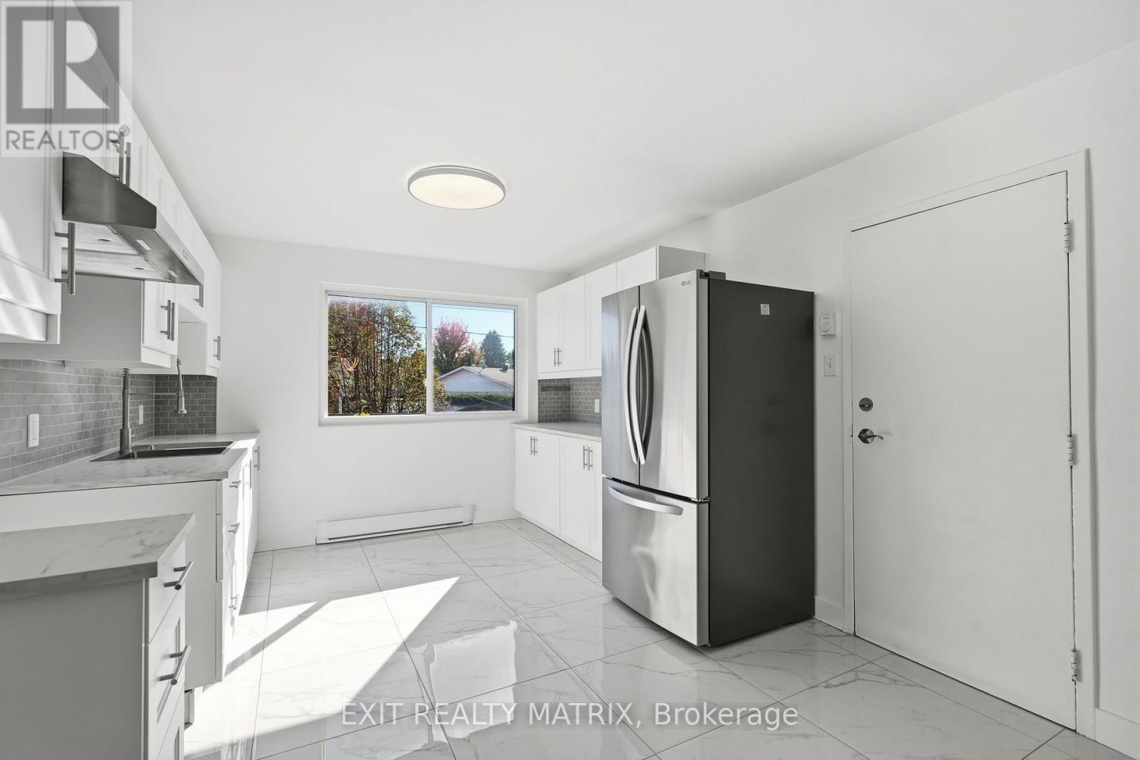 5 - 1015 Cartier Boulevard Property Photo 17