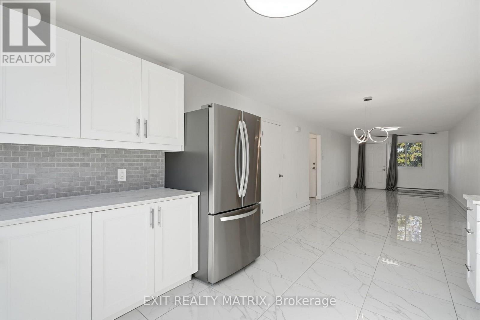 5 - 1015 Cartier Boulevard Property Photo 19