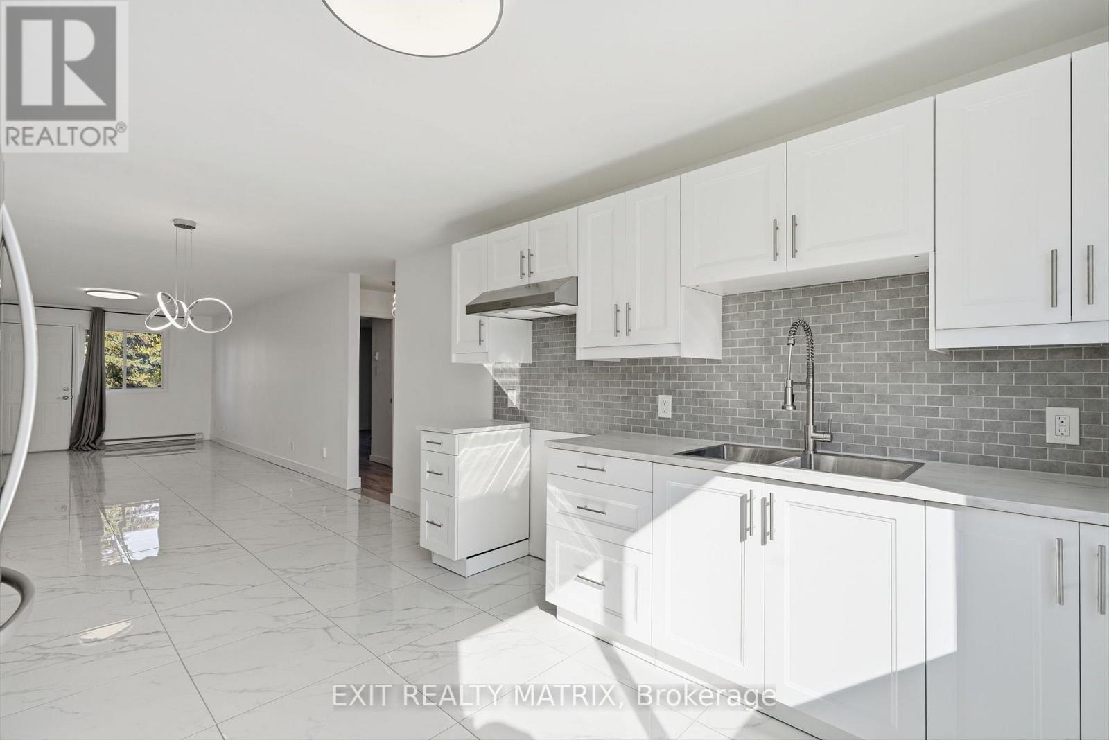 5 - 1015 Cartier Boulevard Property Photo 20