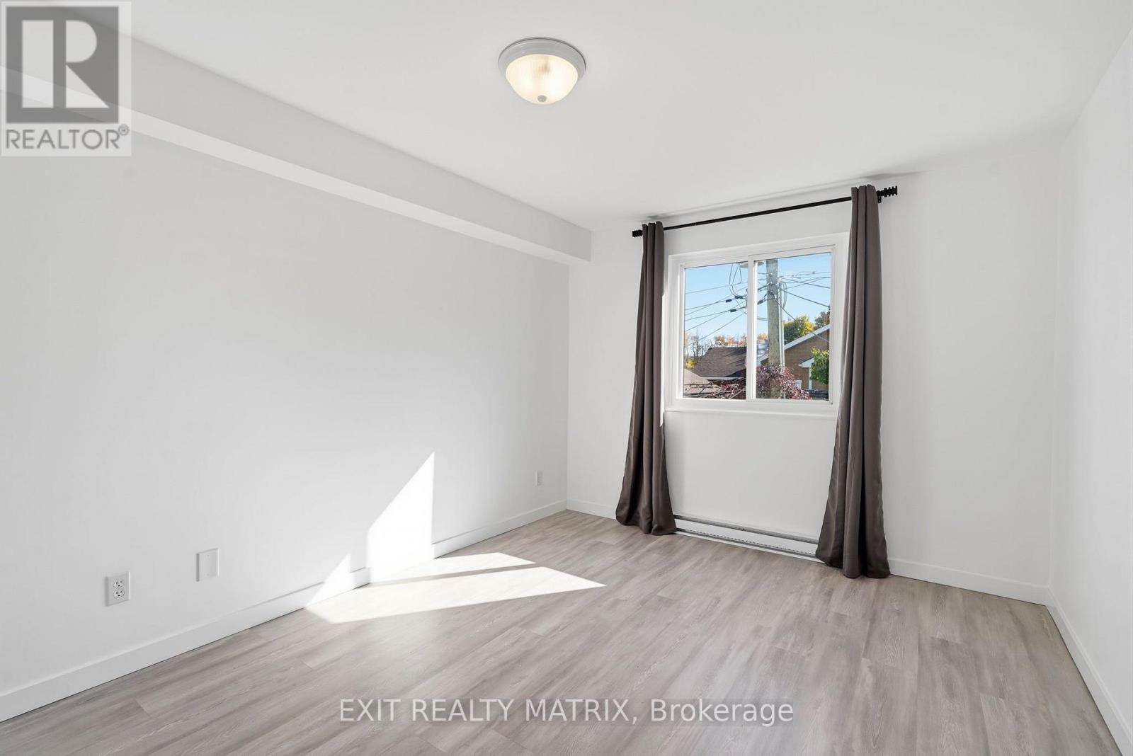 5 - 1015 Cartier Boulevard Property Photo 22