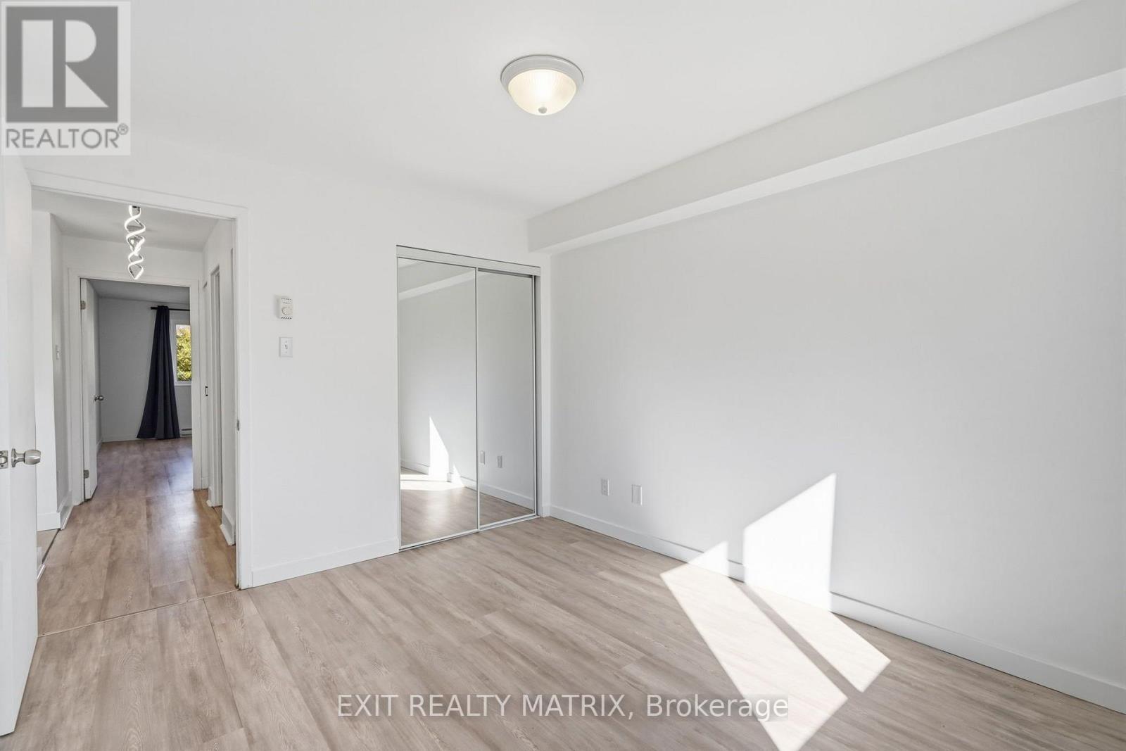 5 - 1015 Cartier Boulevard Property Photo 24