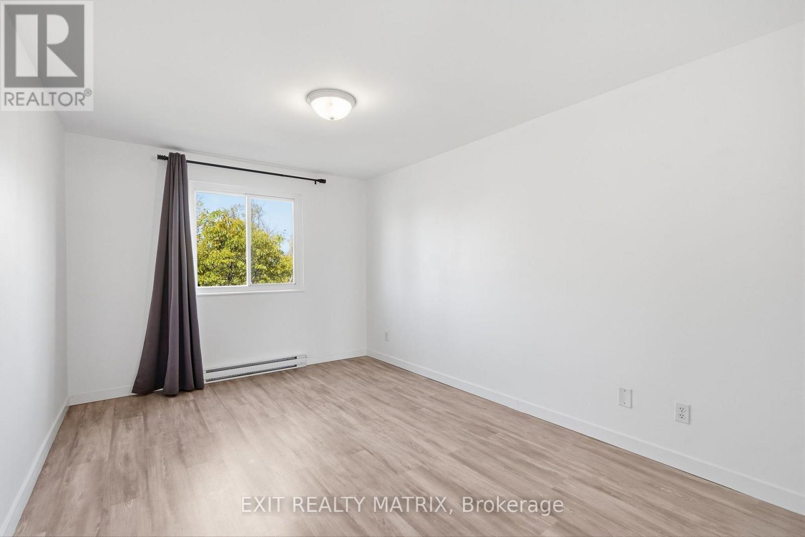 5 - 1015 Cartier Boulevard Property Photo 25