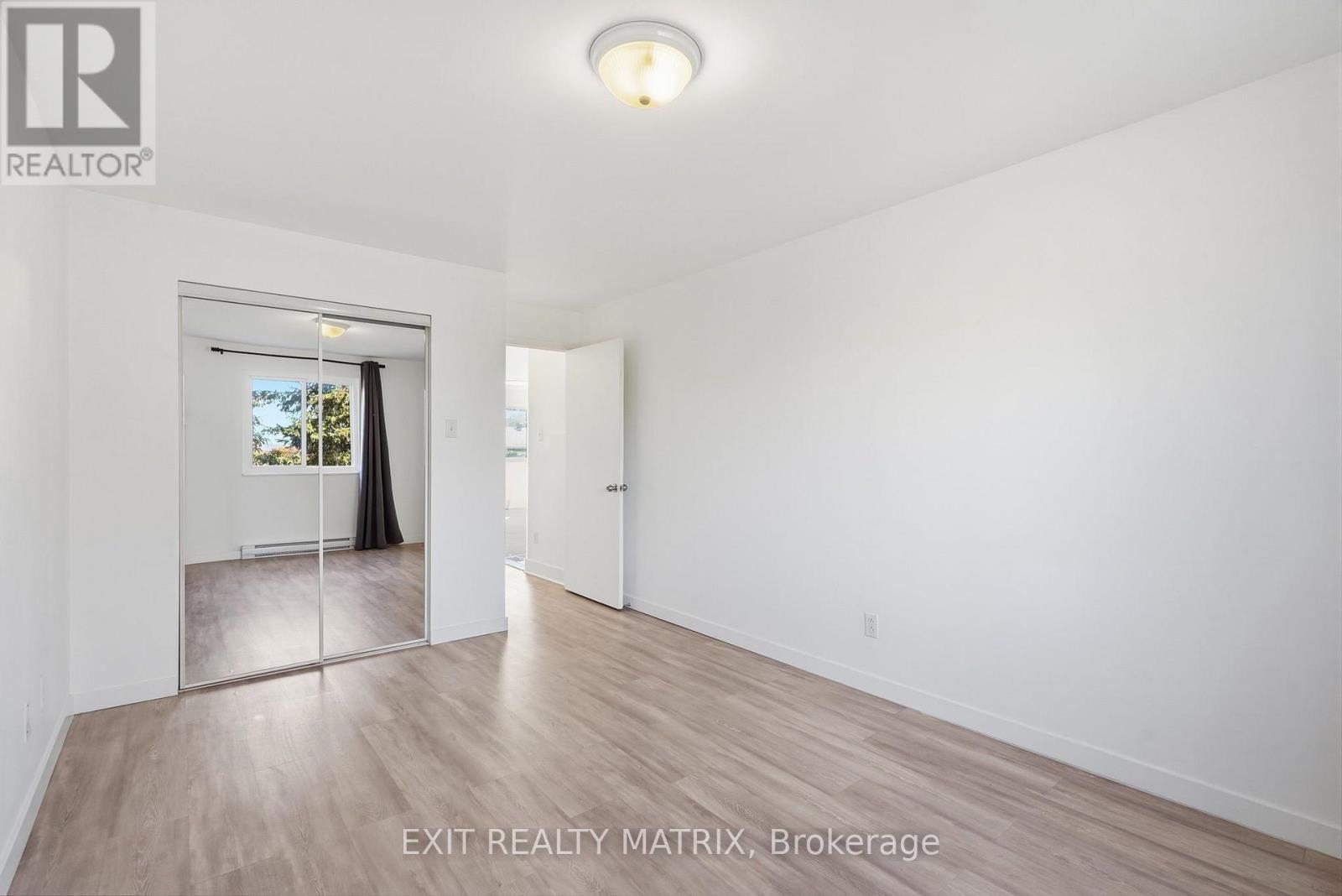 5 - 1015 Cartier Boulevard Property Photo 26