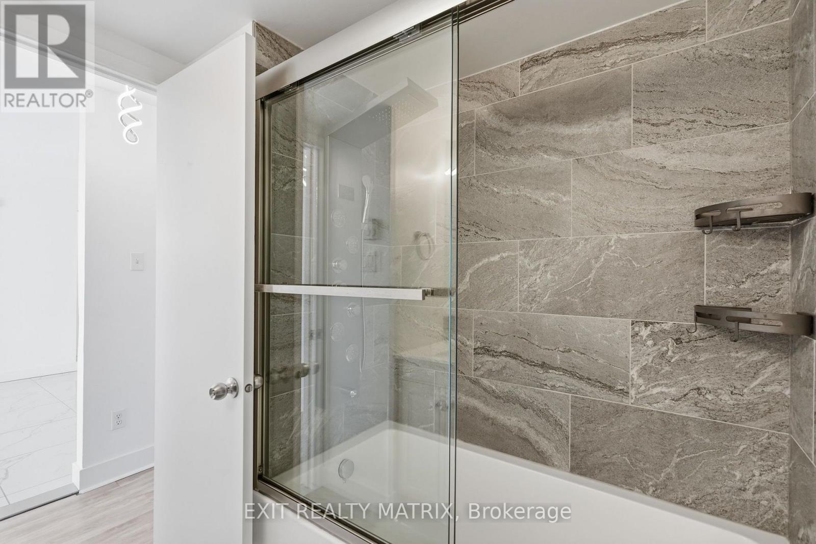 5 - 1015 Cartier Boulevard Property Photo 29