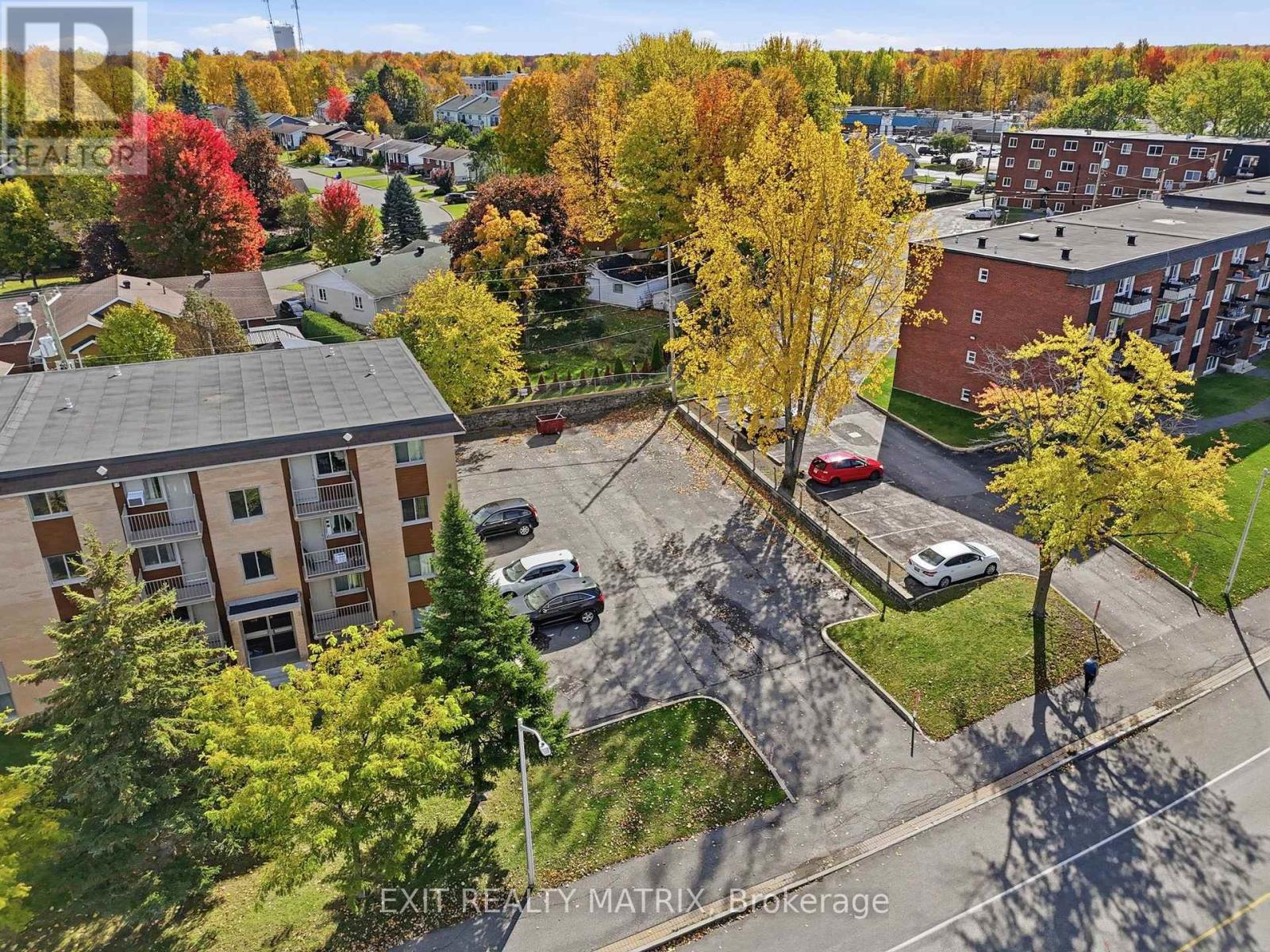 5 - 1015 Cartier Boulevard Property Photo 32