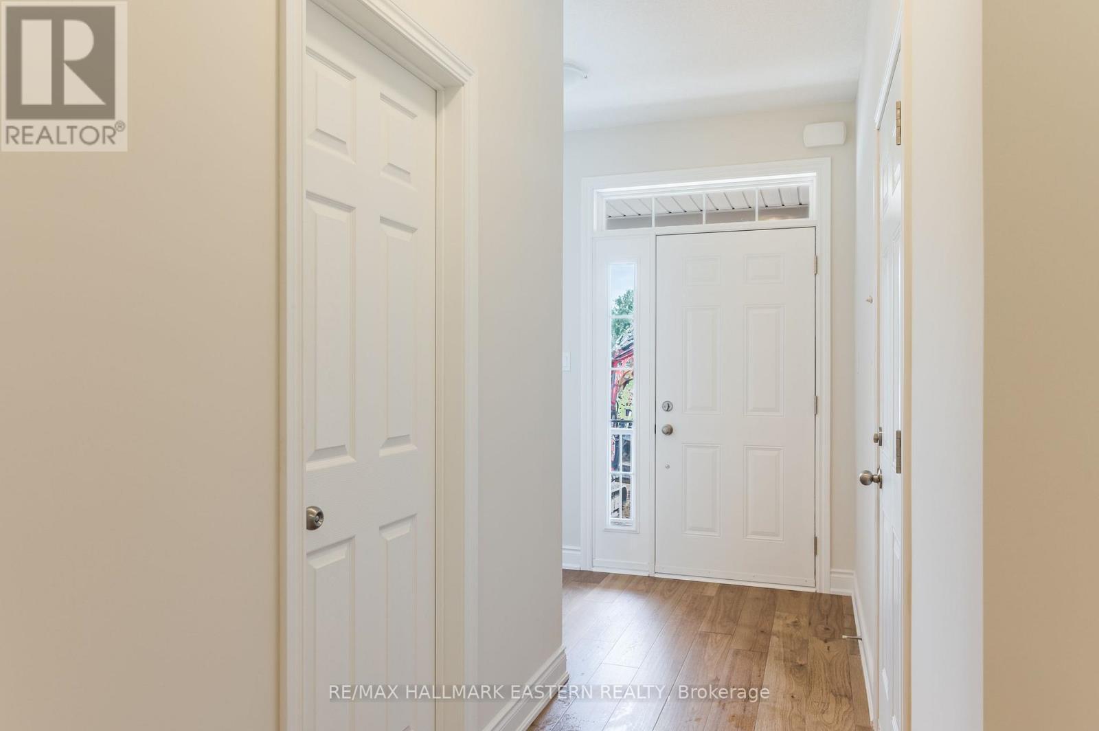 33 Coldbrook Drive Property Photo 3
