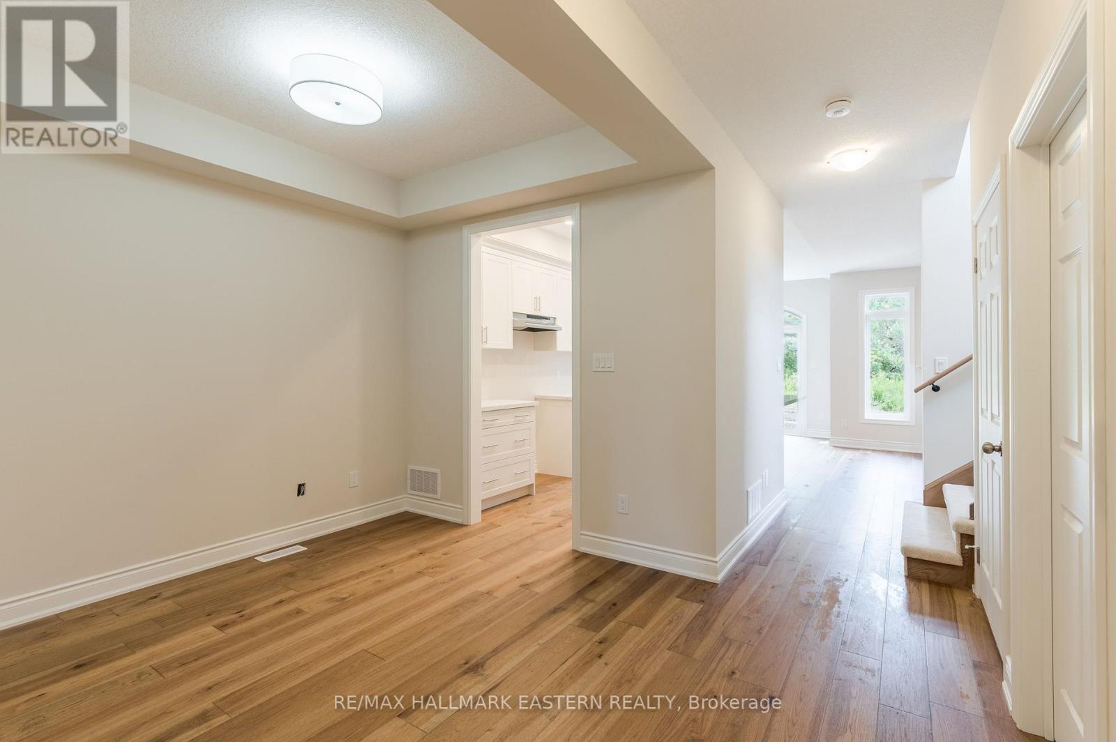 33 Coldbrook Drive Property Photo 4