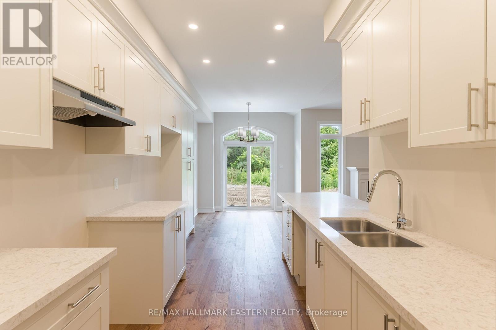 33 Coldbrook Drive Property Photo 6