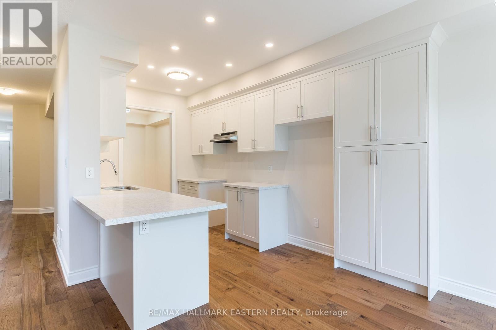 33 Coldbrook Drive Property Photo 8